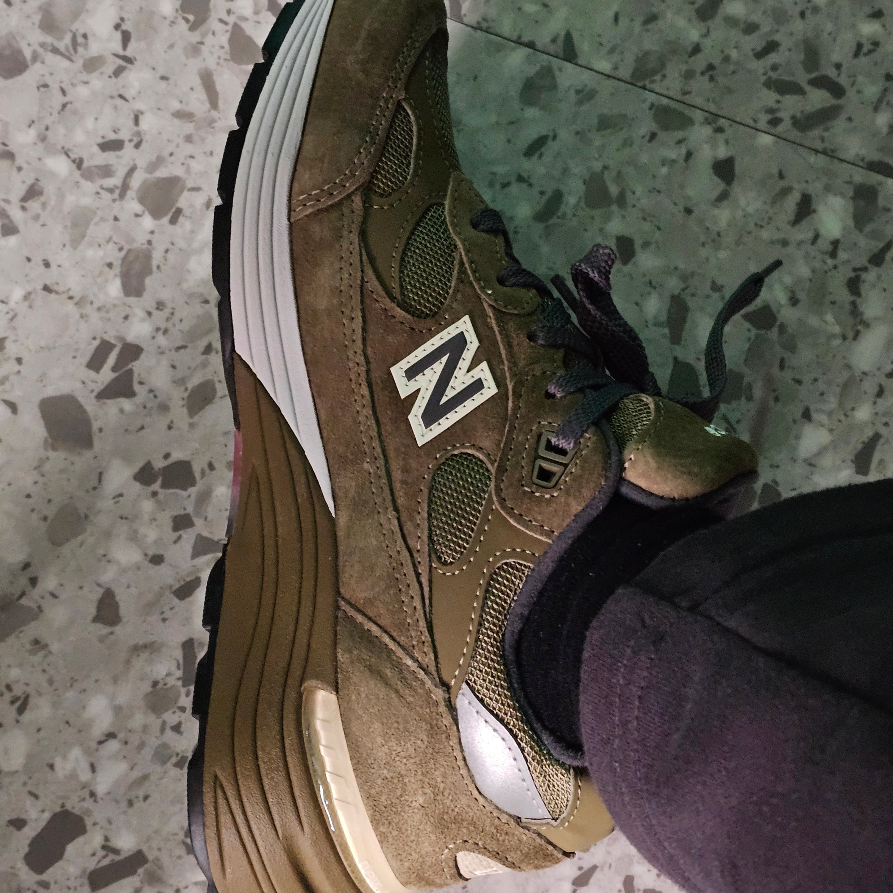 New Balance 992 Made in USA Dark Camo Covert Green - D Standard 착용 스타일 - 3