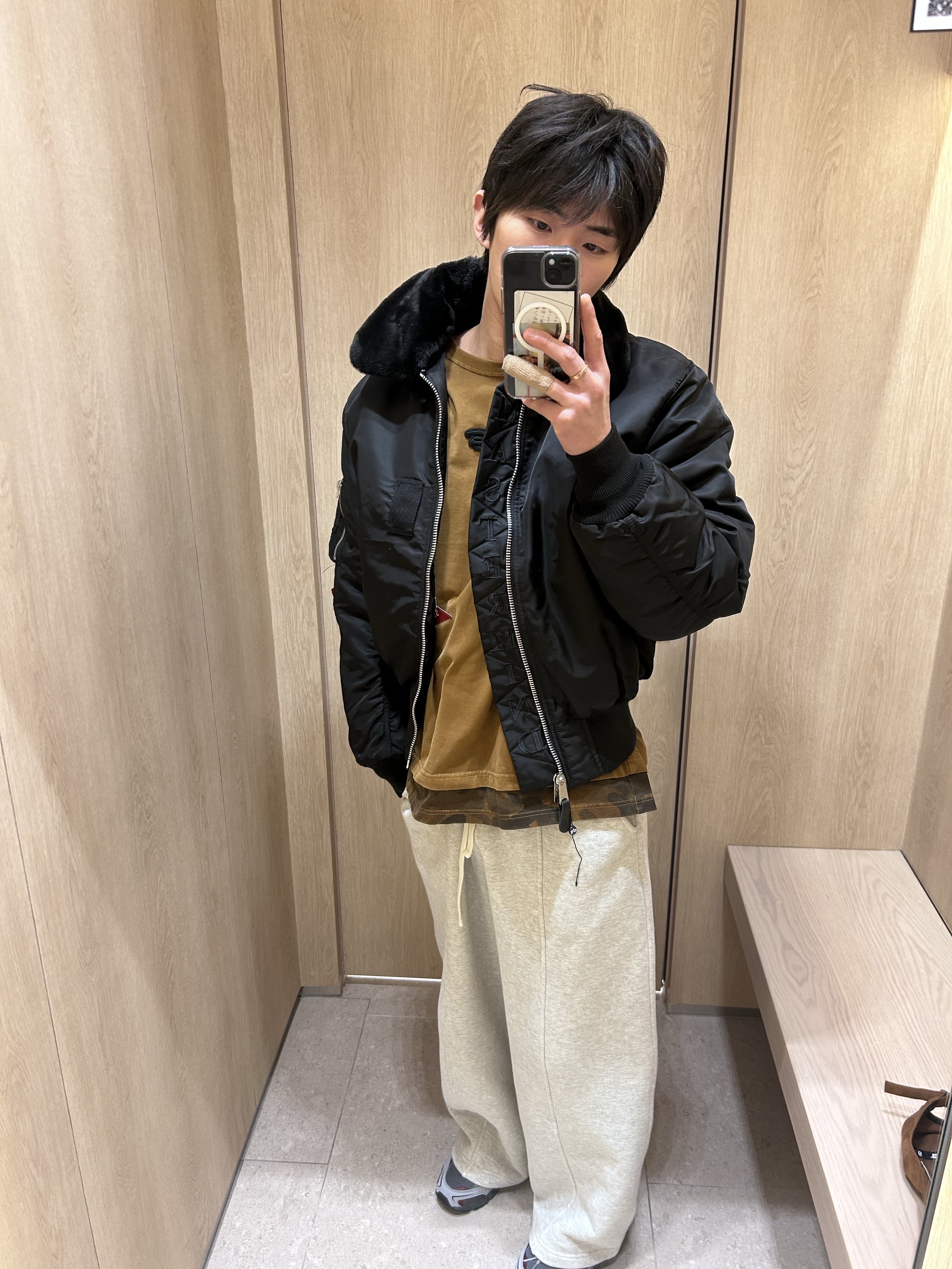 AAPE Fancy Main Long Tee Light Brown - 25FW 착용 스타일 - 2