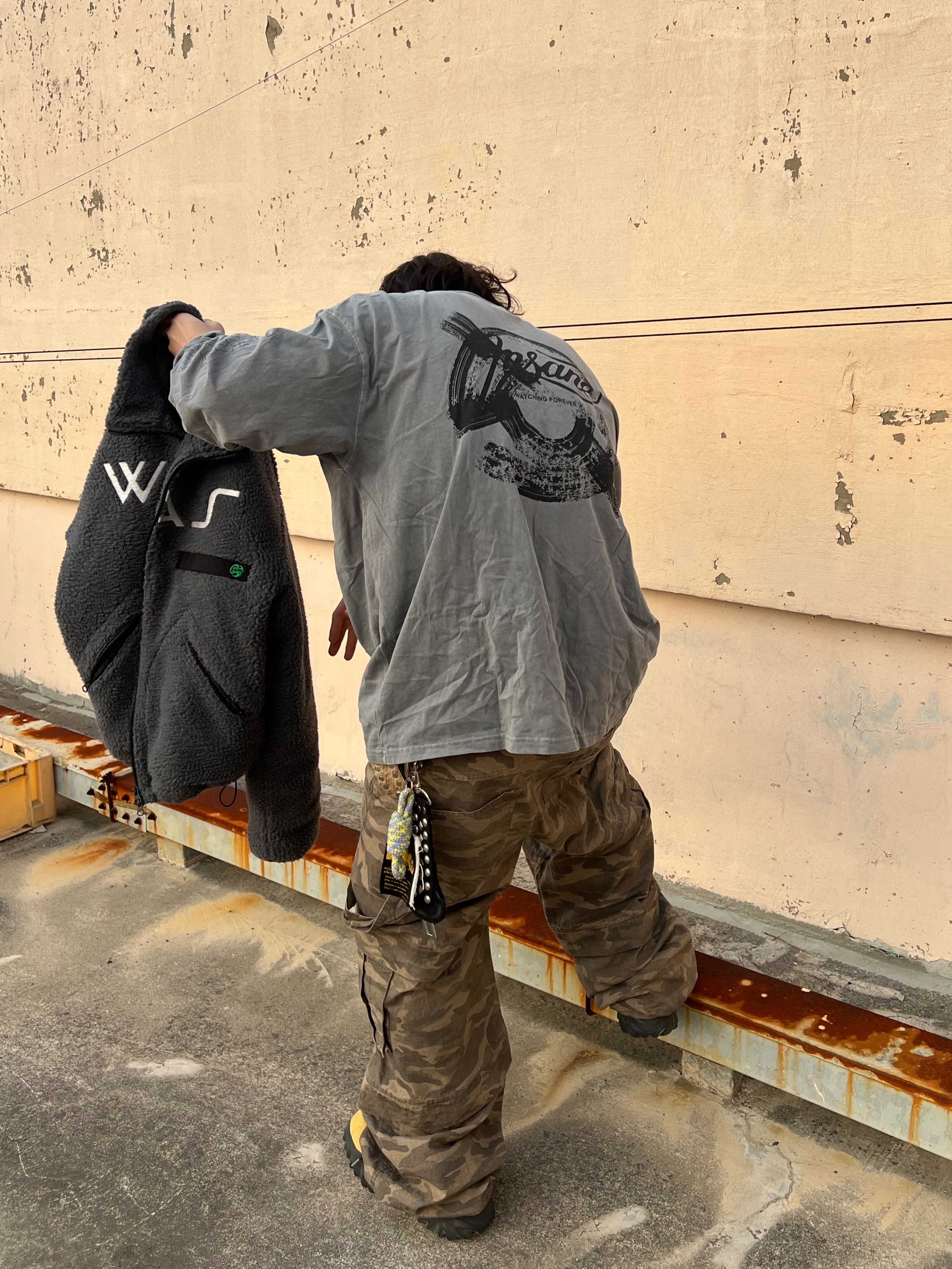 [KREAM Exclusive] Kamien Titan Baggy Pants Kream Camo, Oakley Factory Team Suede Flesh Edge Boots Yellow 착용 스타일 - 6