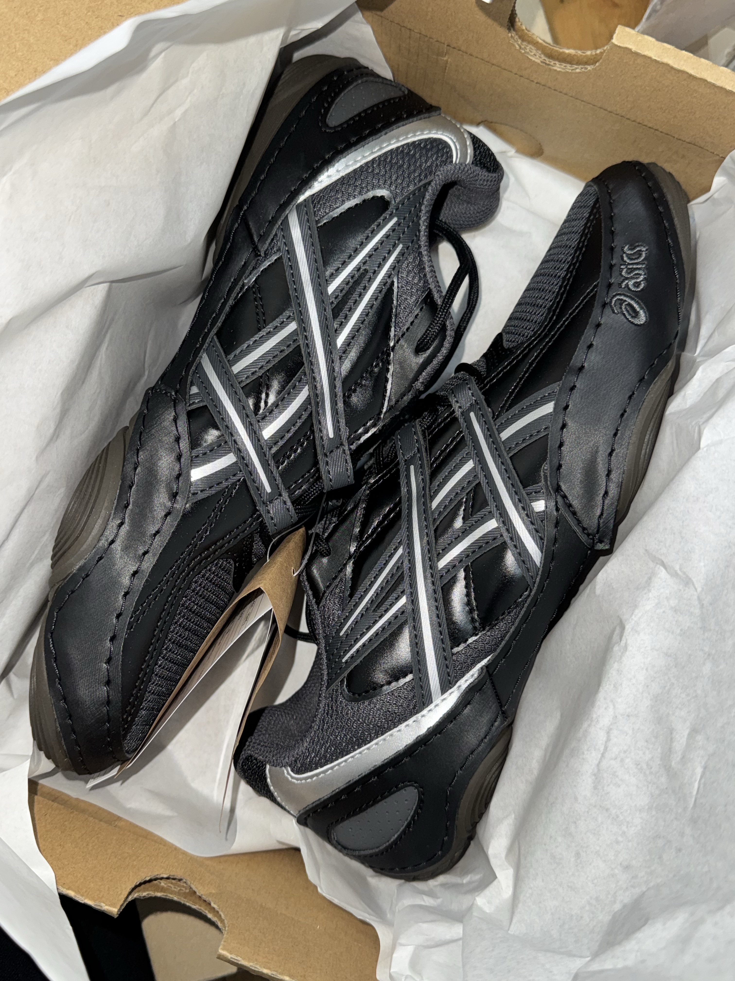 Asics Hypersync Graphite Grey Black 착용 스타일