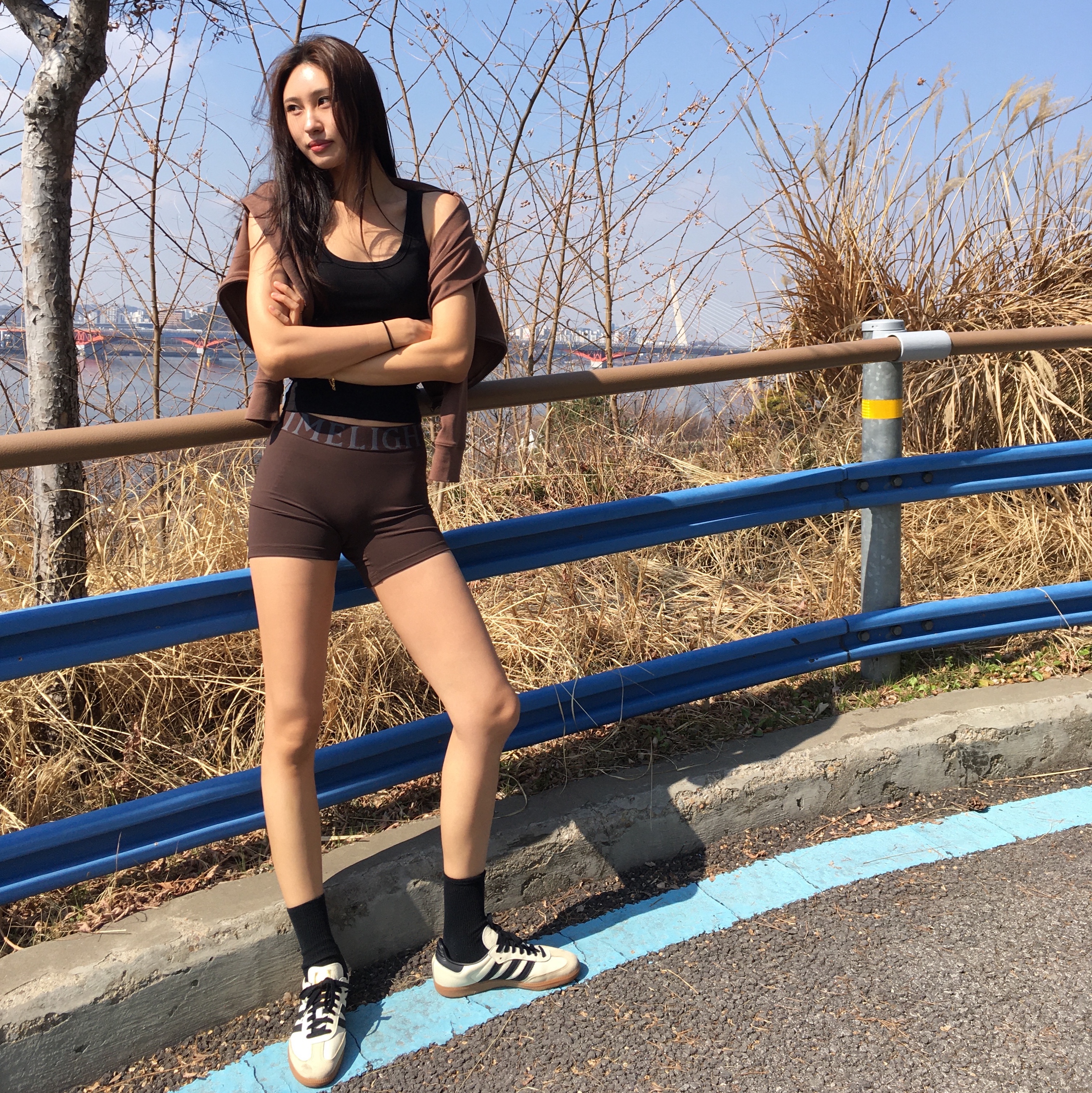 Outdoor Voices Technol-Ov™ Soft Flex Leggings Shorts Brown, (W) Adidas Samba OG Cream White Core Black 착용 스타일 - 5
