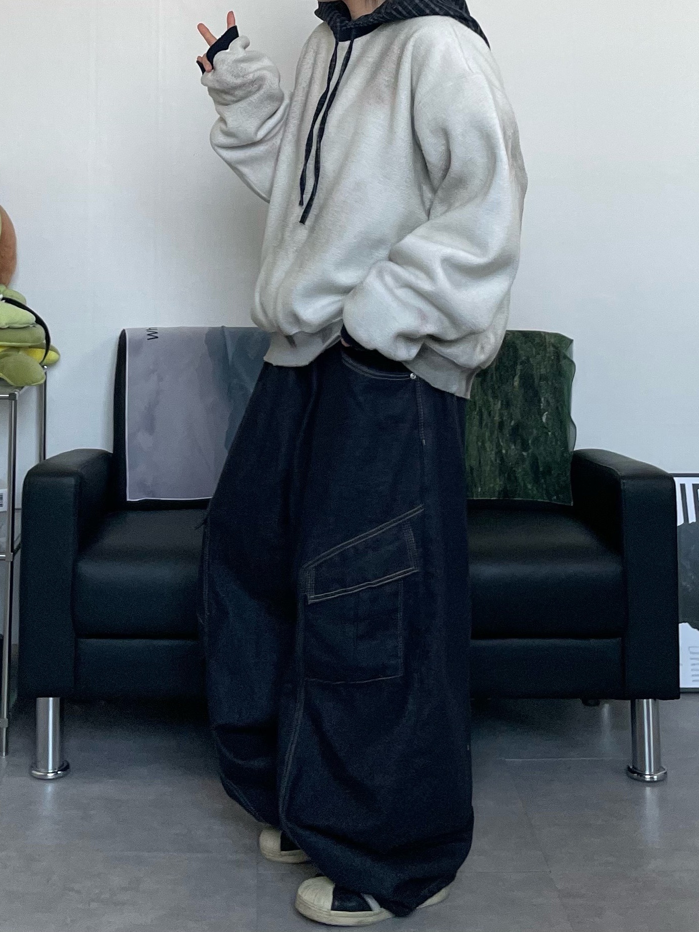 Adidas Superstar Premium Black White 착용 스타일 - 7