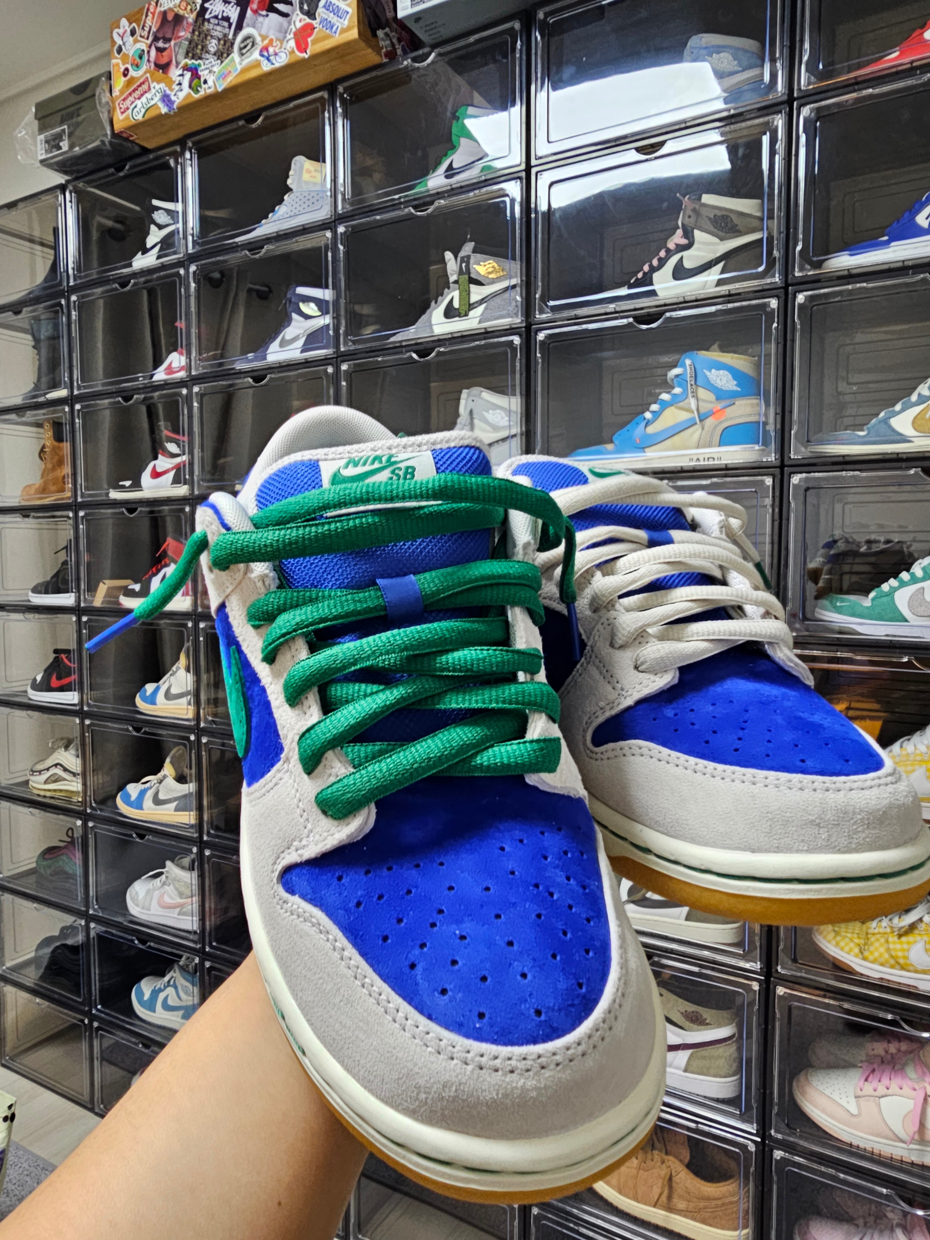 Nike SB Dunk Low Pro Phantom and Hyper Royal 착용 스타일 - 1