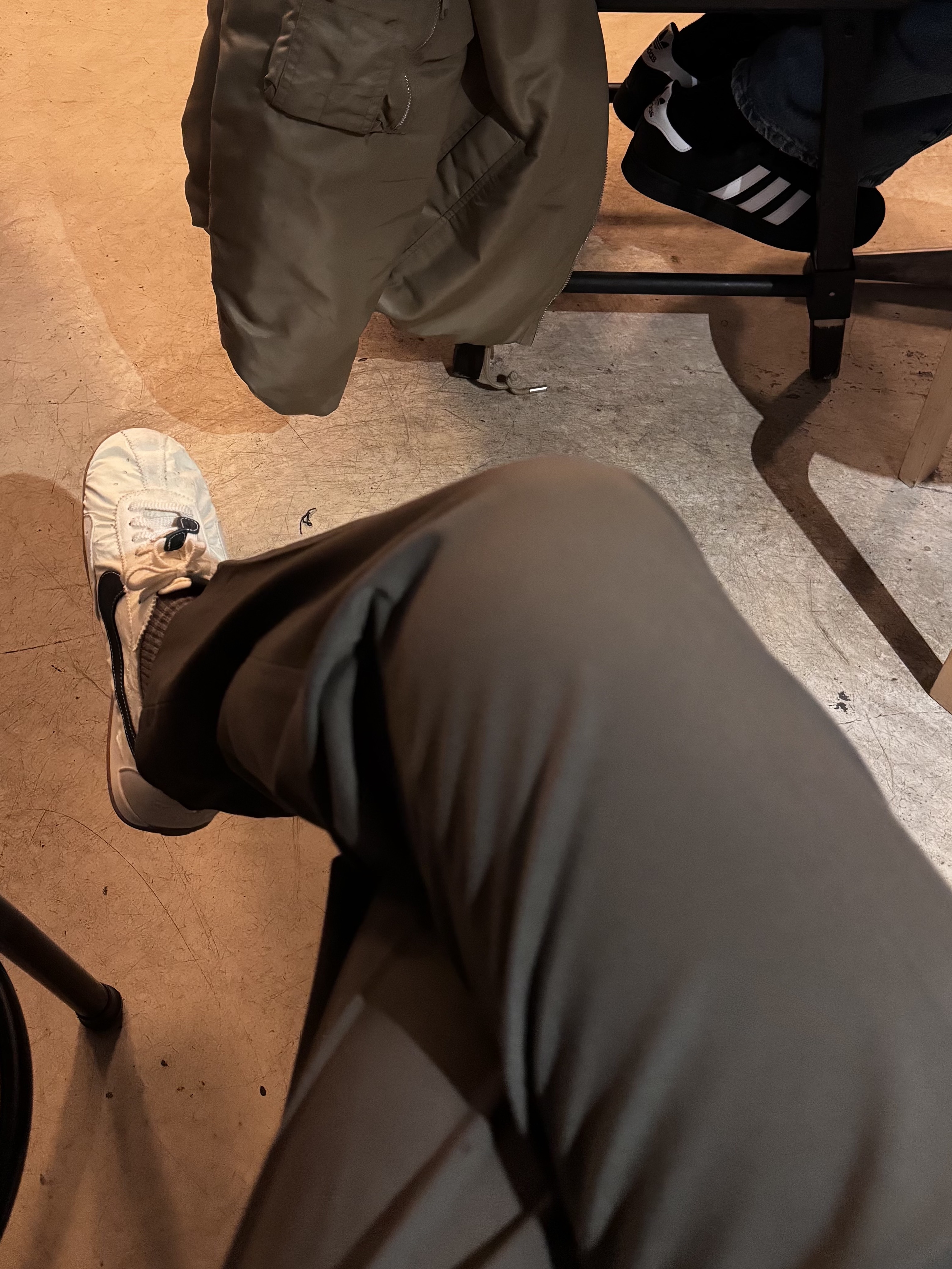 Nike x Jacquemus Moon Shoe SP Alabaster Off Noir 착용 스타일 - 3