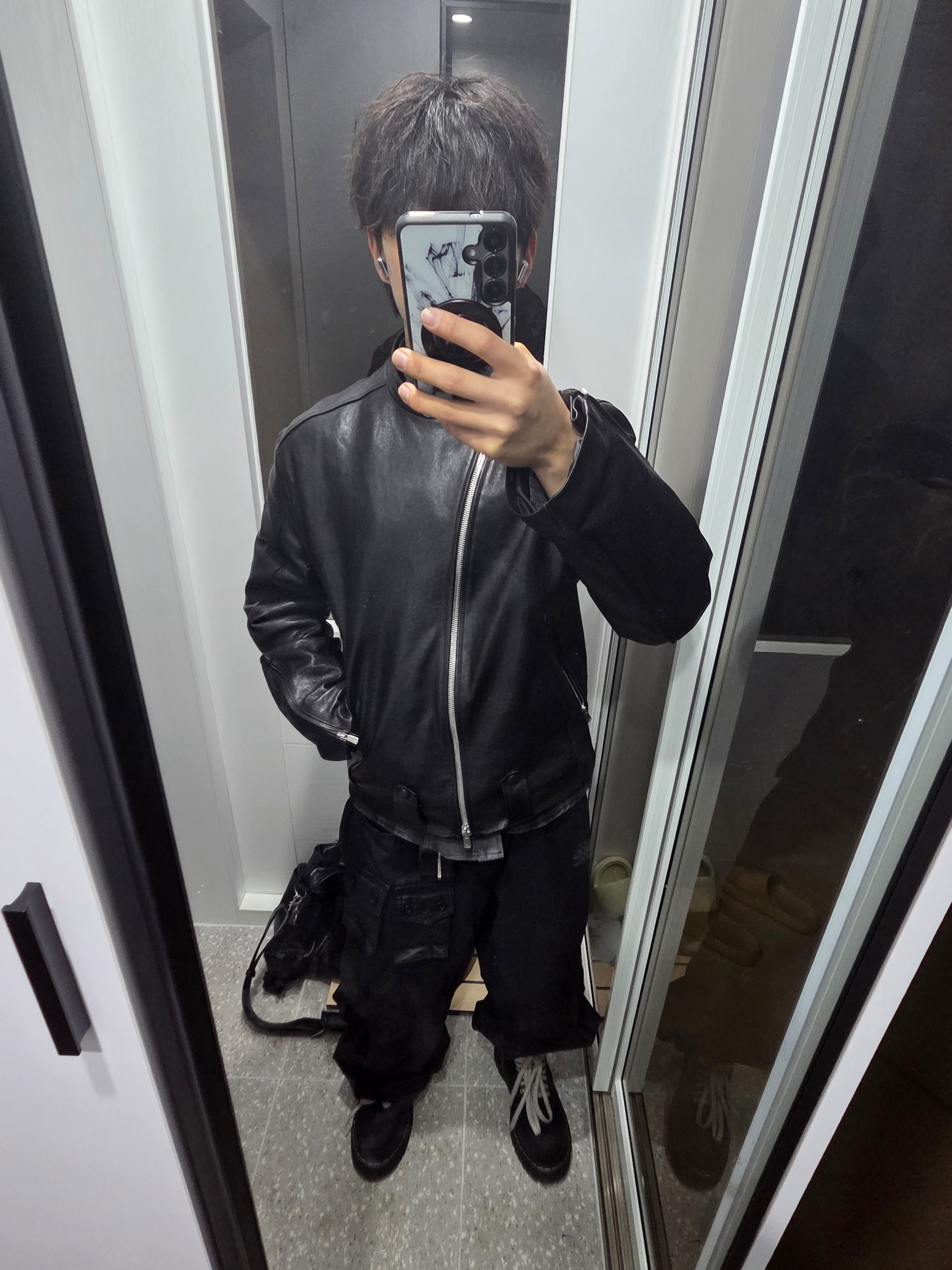 Haleine Leather Asymmetric Biker Jacket Black (WJ301) 착용 스타일 - 4