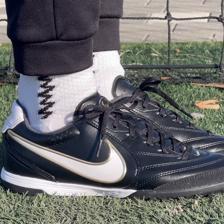 Nike Tiempo Ligera Pro TF Black White 착용 스타일 - 1