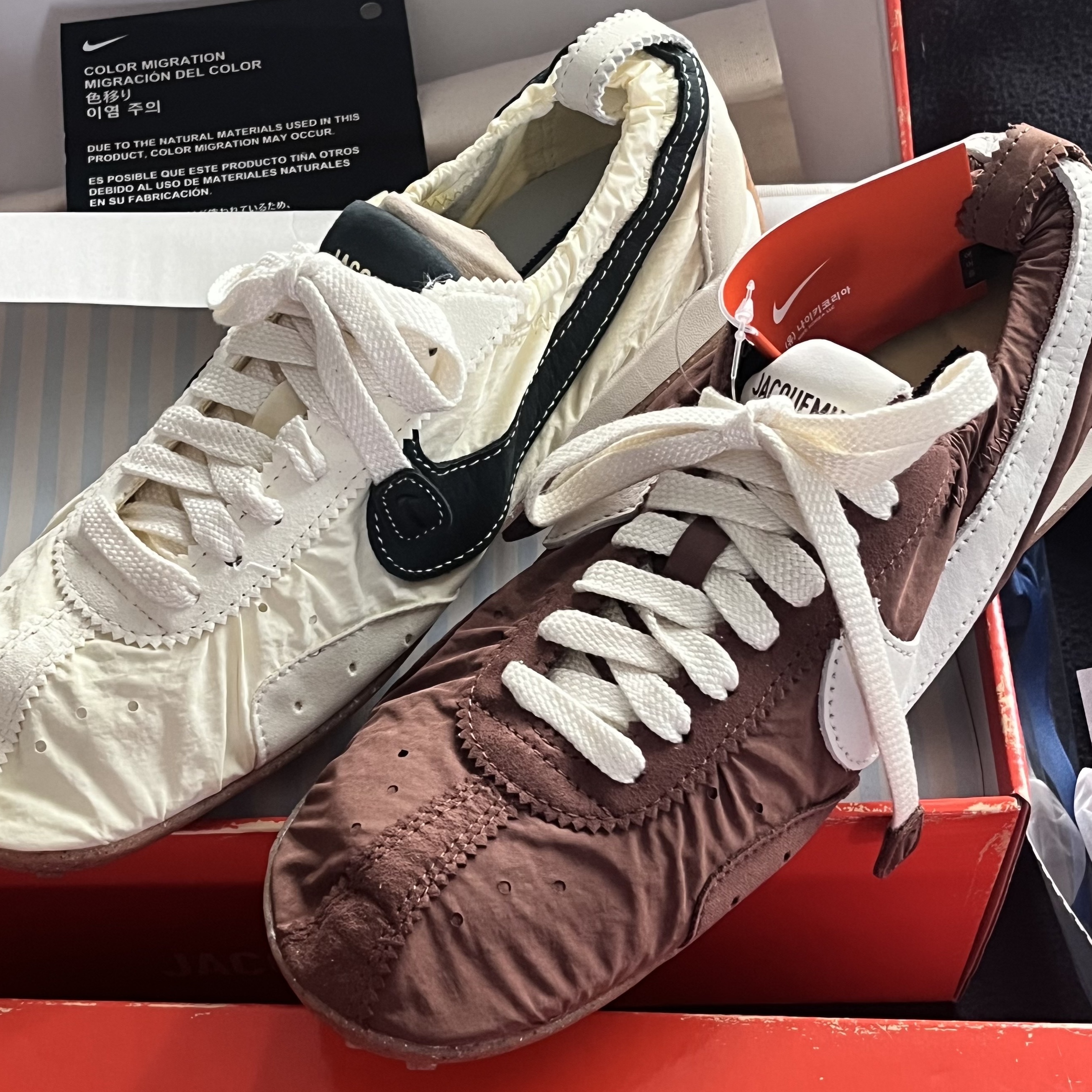 Nike x Jacquemus Moon Shoe SP Fauna Brown Cashmere, Nike x Jacquemus Moon Shoe SP Alabaster Off Noir 착용 스타일