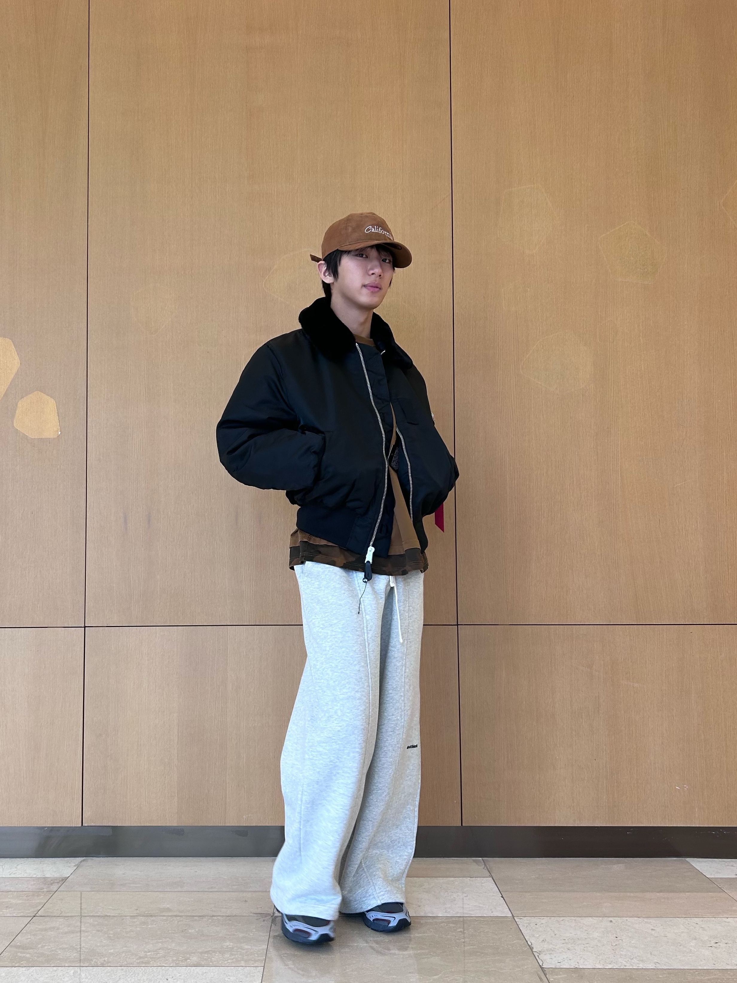 [KREAM 단독] About:Blank Pleated Sweatpant Grey Marl Black - 26SS 착용 스타일 - 4
