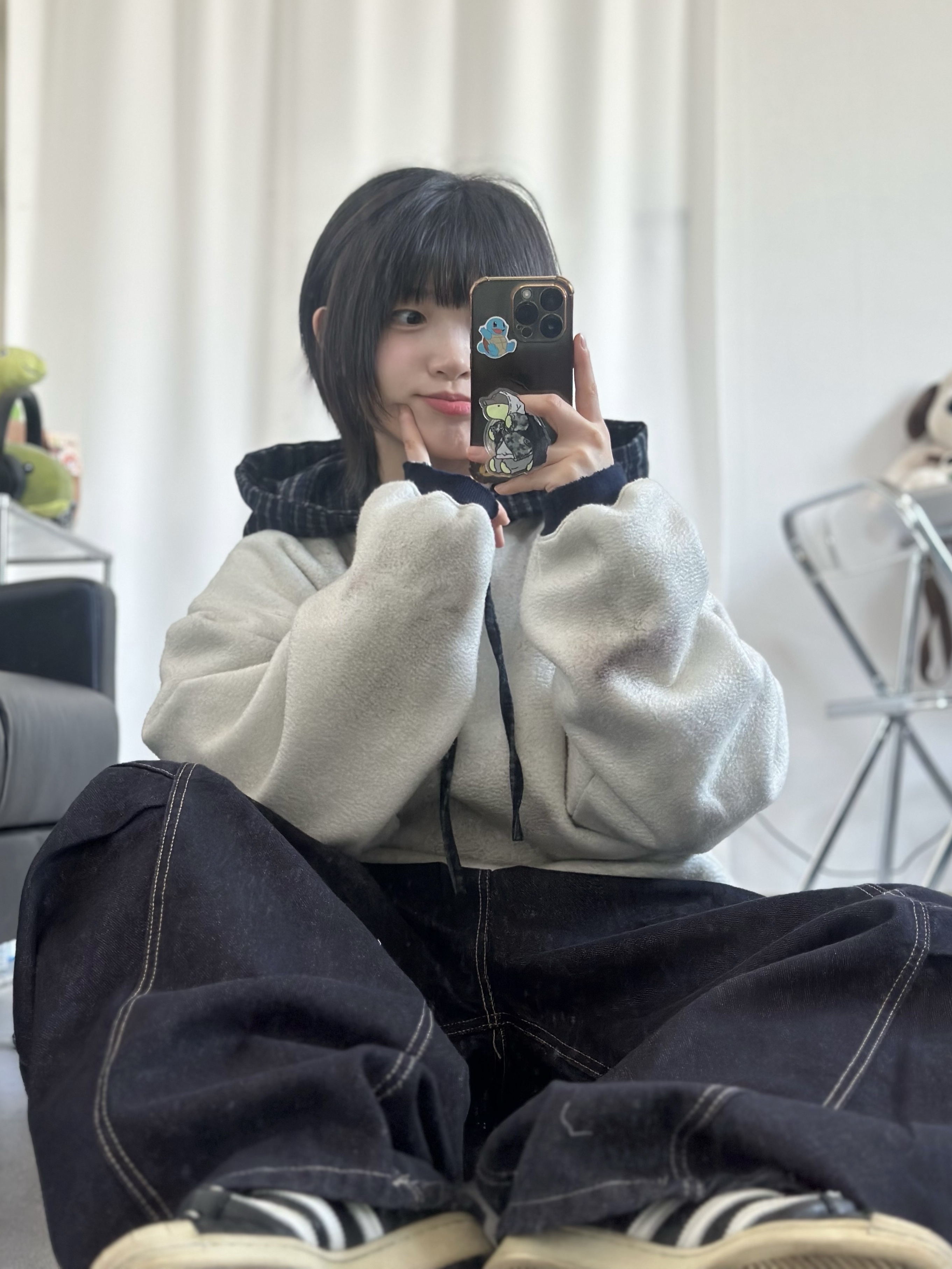 Adidas Superstar Premium Black White 착용 스타일 - 3