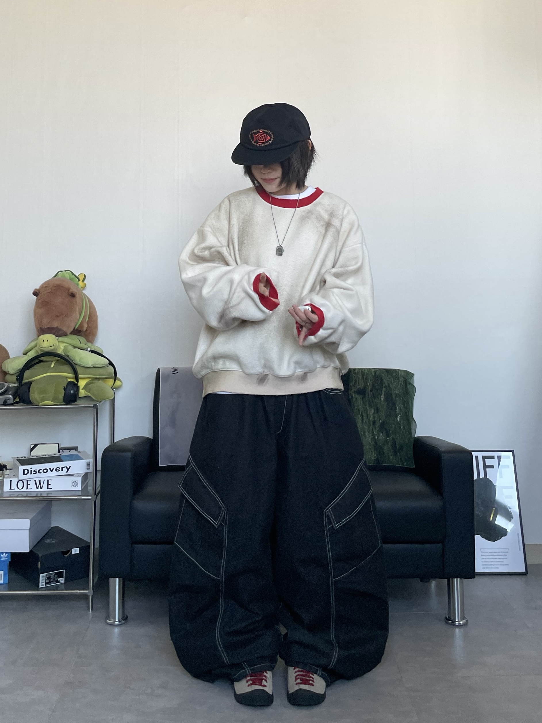 (W) Keen Jasper Suede Sneakers Silver Mink, Hello Sunrise Fish Oval Logo Relaxed Fit 6P Cap Black 착용 스타일 - 3