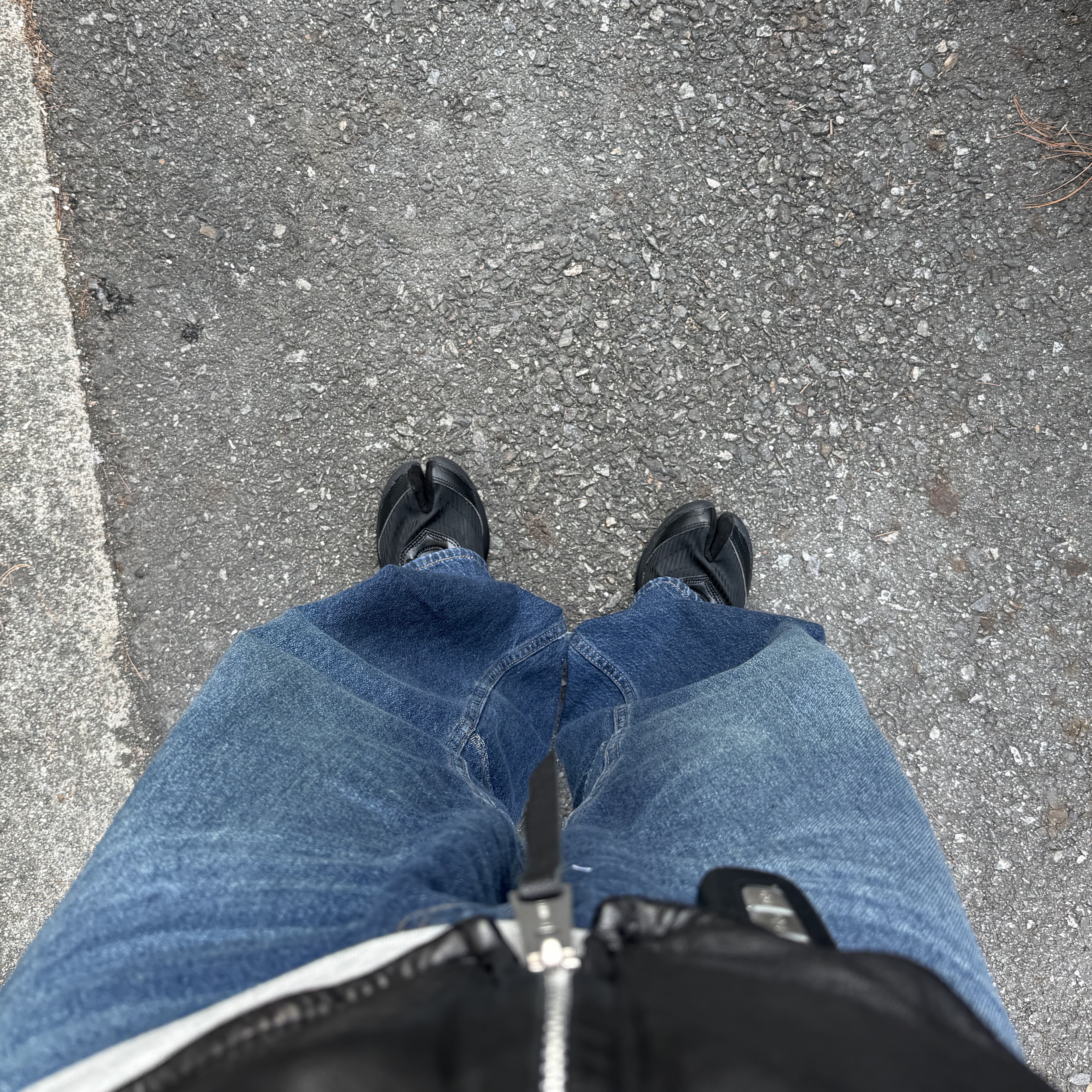 Asics x Kiko Kostadinov Ilargi FF Carbon, Levi's x Kiko Kostadinov Articulate Jeans Blue 착용 스타일 - 2