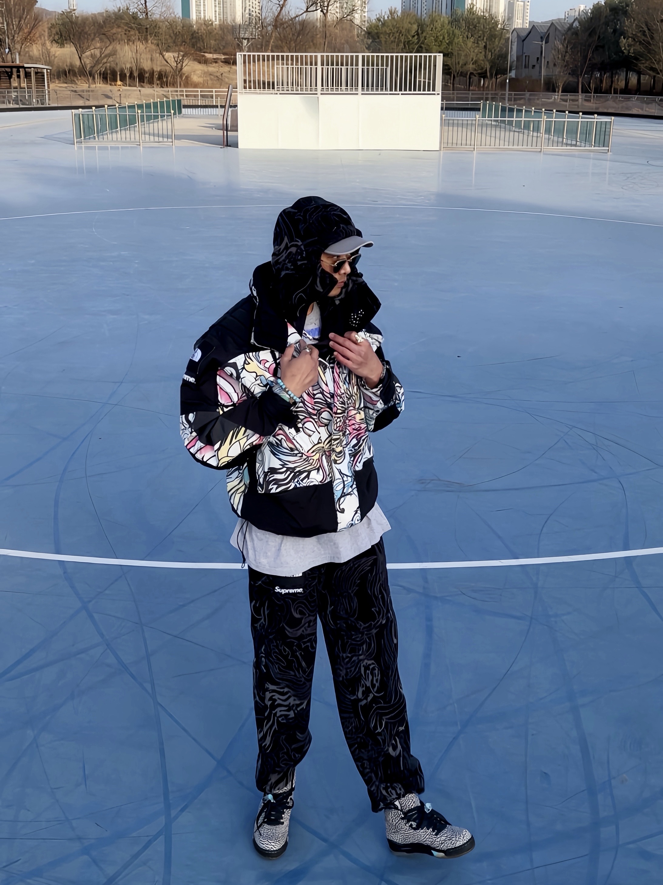 Supreme x The North Face Steep Tech Apogee Jacket Multicolor Dragon - 22FW, Supreme x The North Face Steep Tech Fleece Pullover Black Dragon - 22FW 착용 스타일