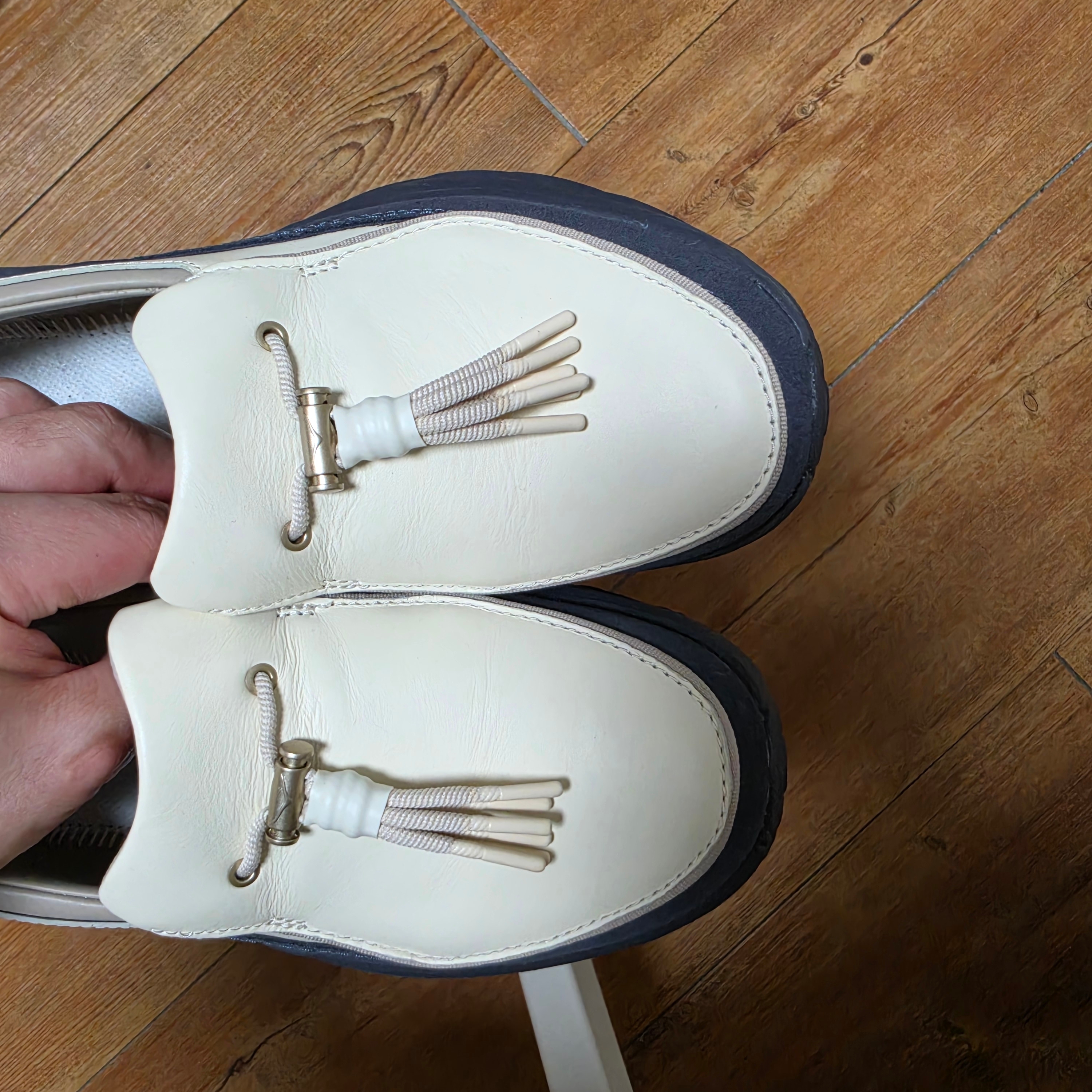 Hoka Speed Loafer Birch Charcoal Grey 착용 스타일