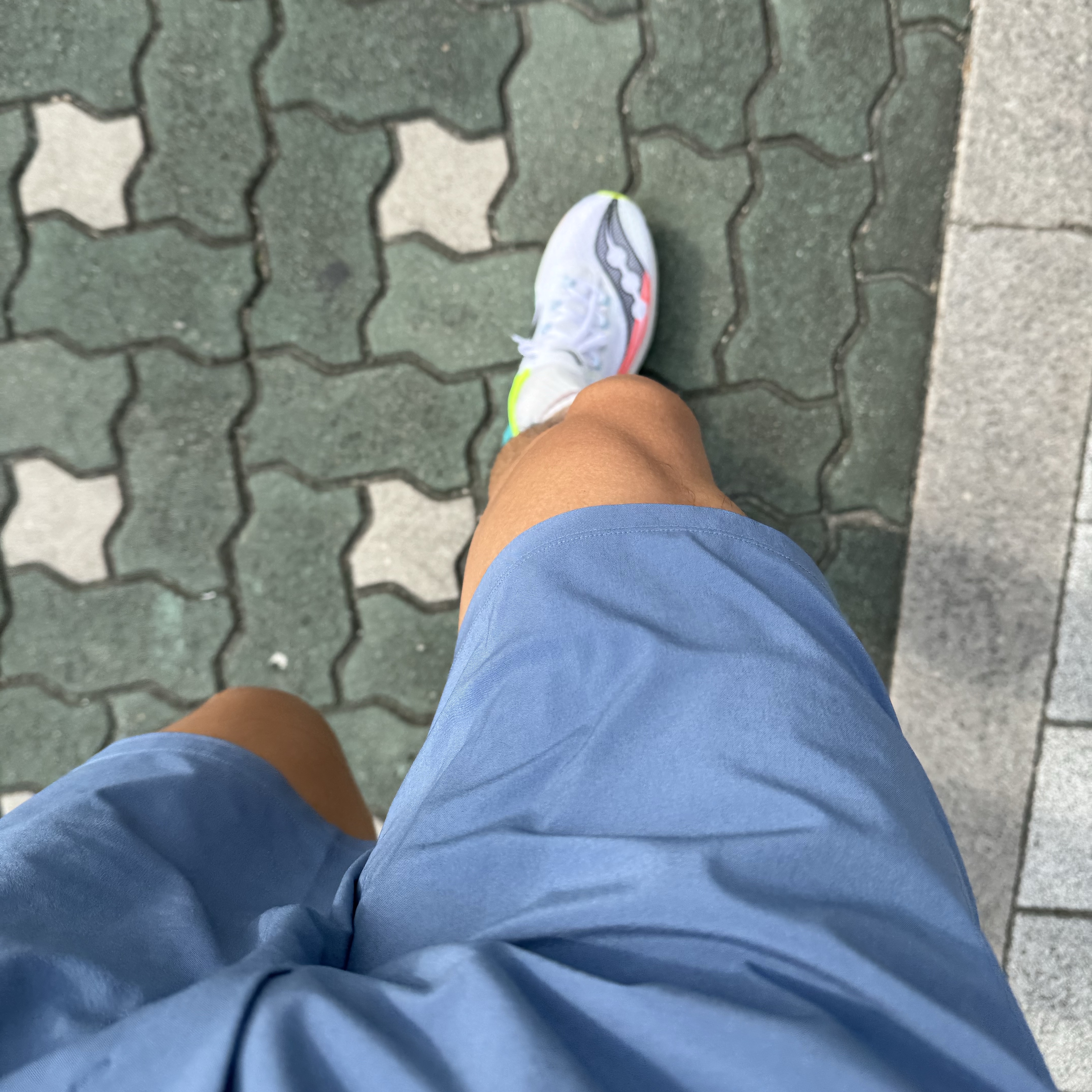 Saucony Endorphin Pro 4 White Mutant 착용 스타일