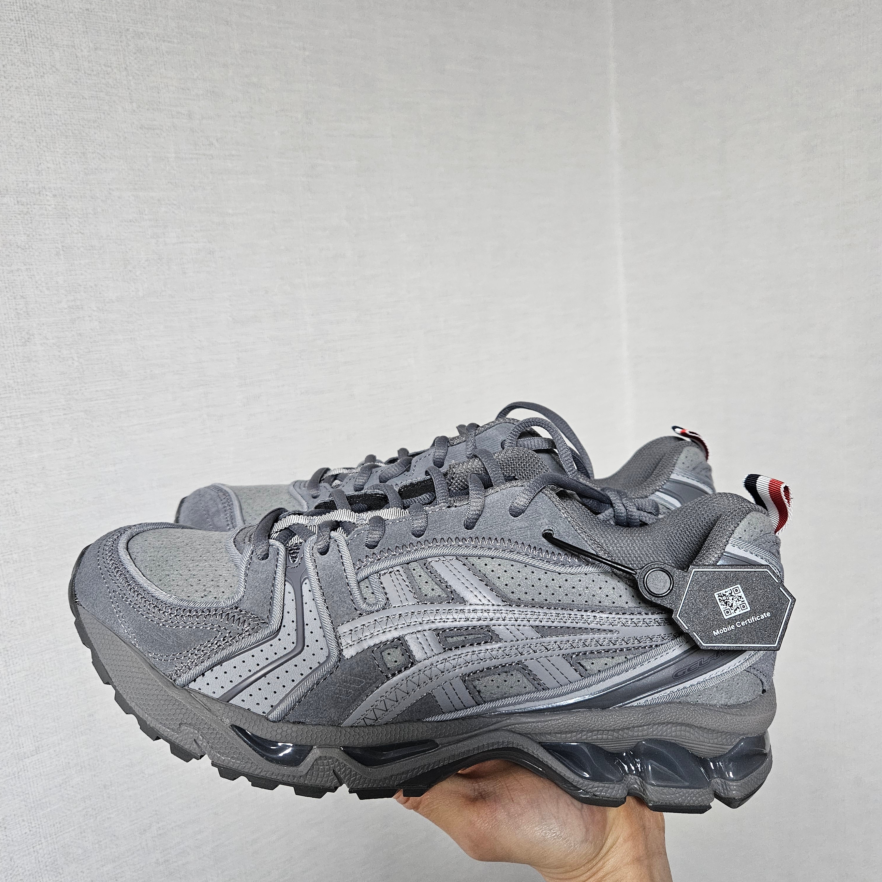 Asics x Thom Browne Gel-Kayano 14 Grey 착용 스타일 - 2