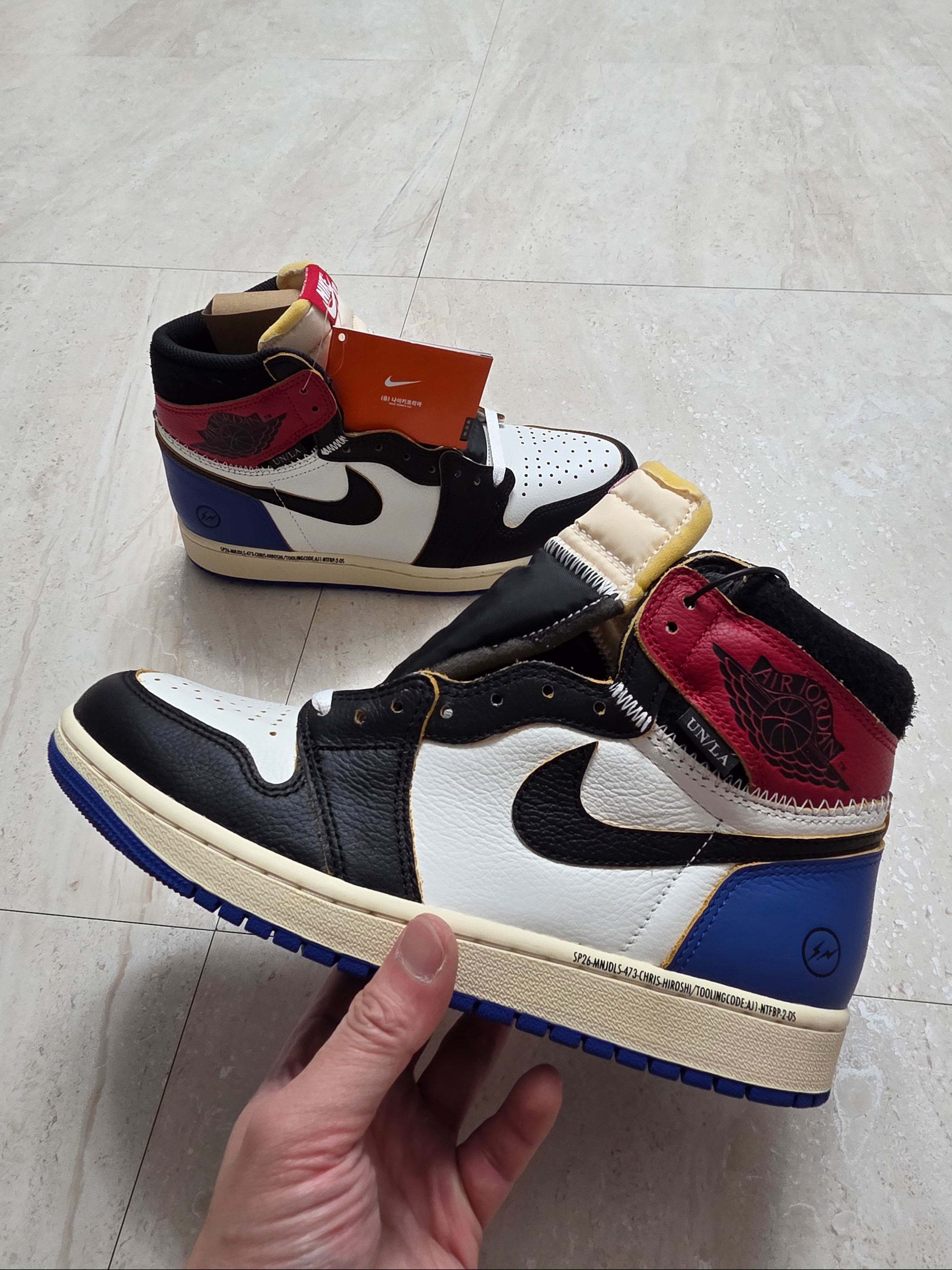 Jordan 1 x Fragment x Union LA Black and Varsity Red 착용 스타일