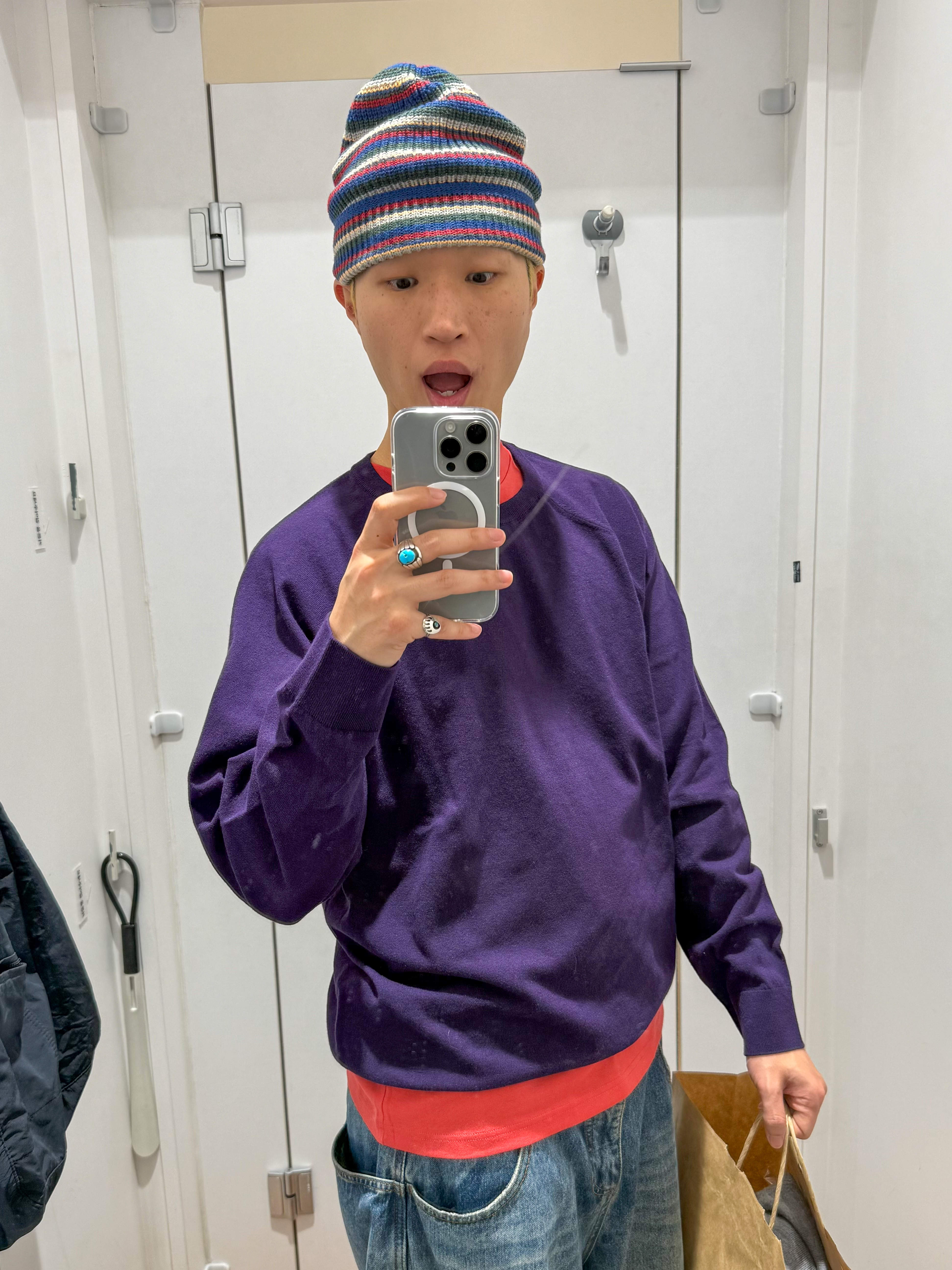 Khakis Harbor Beanie Red 착용 스타일 - 2