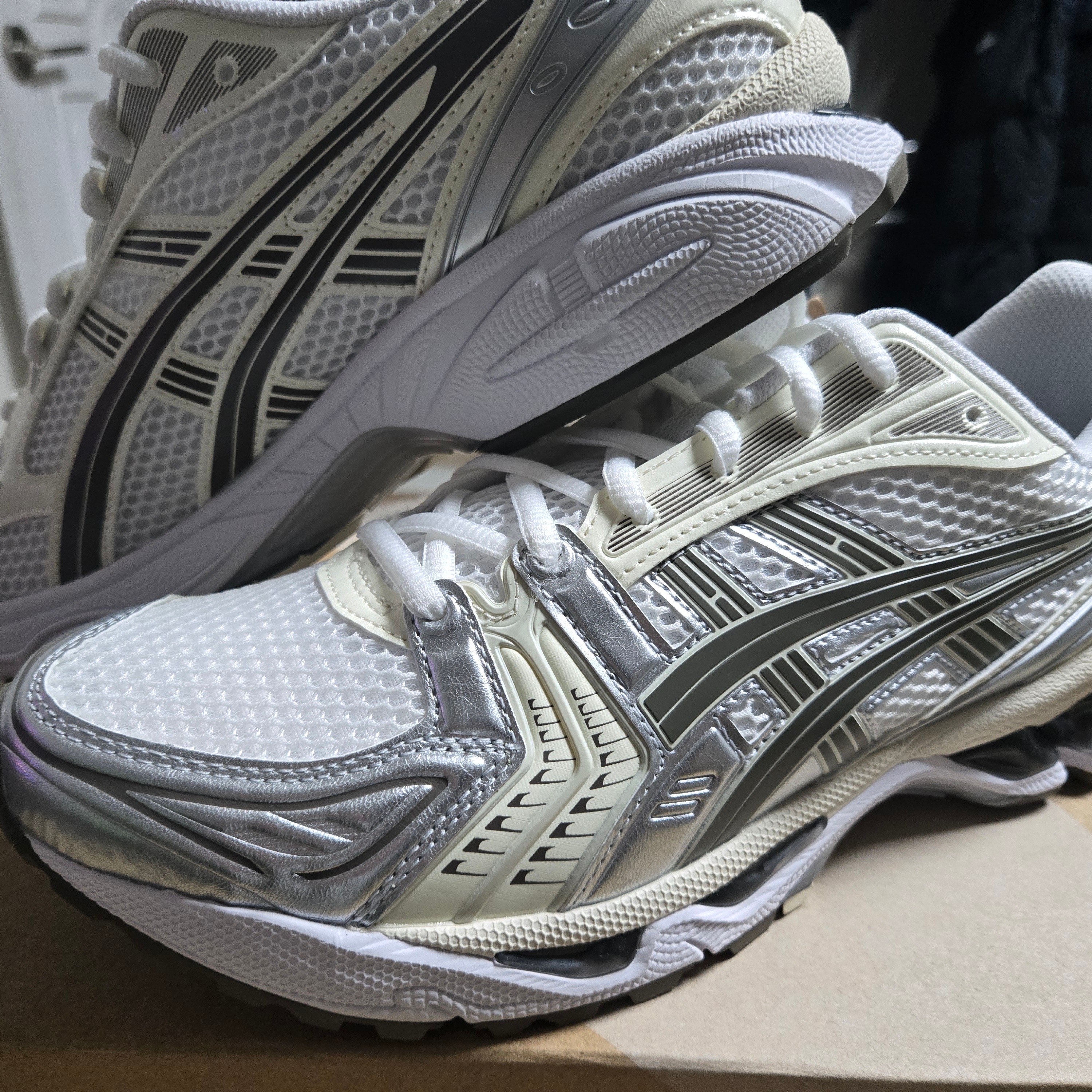 Asics Gel-Kayano 14 White Ivory 착용 스타일