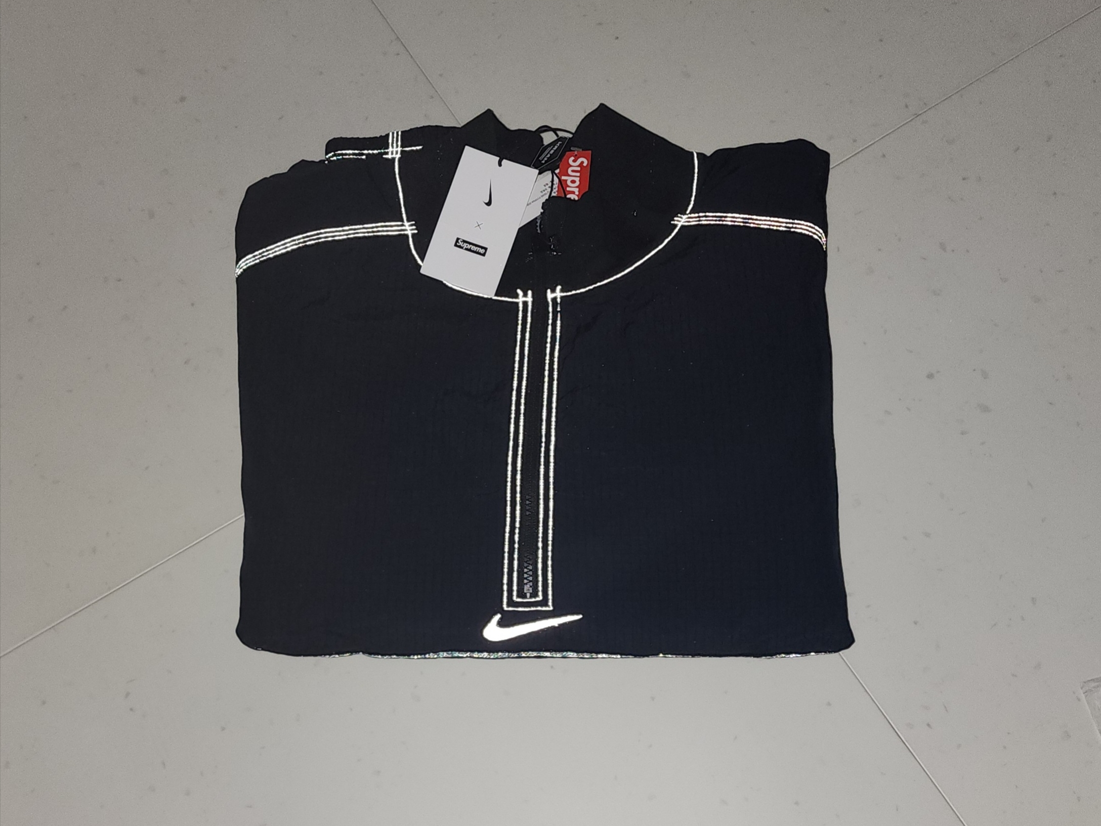 Supreme x Nike Ripstop Pullover Black - 24SS 착용 스타일 - 1