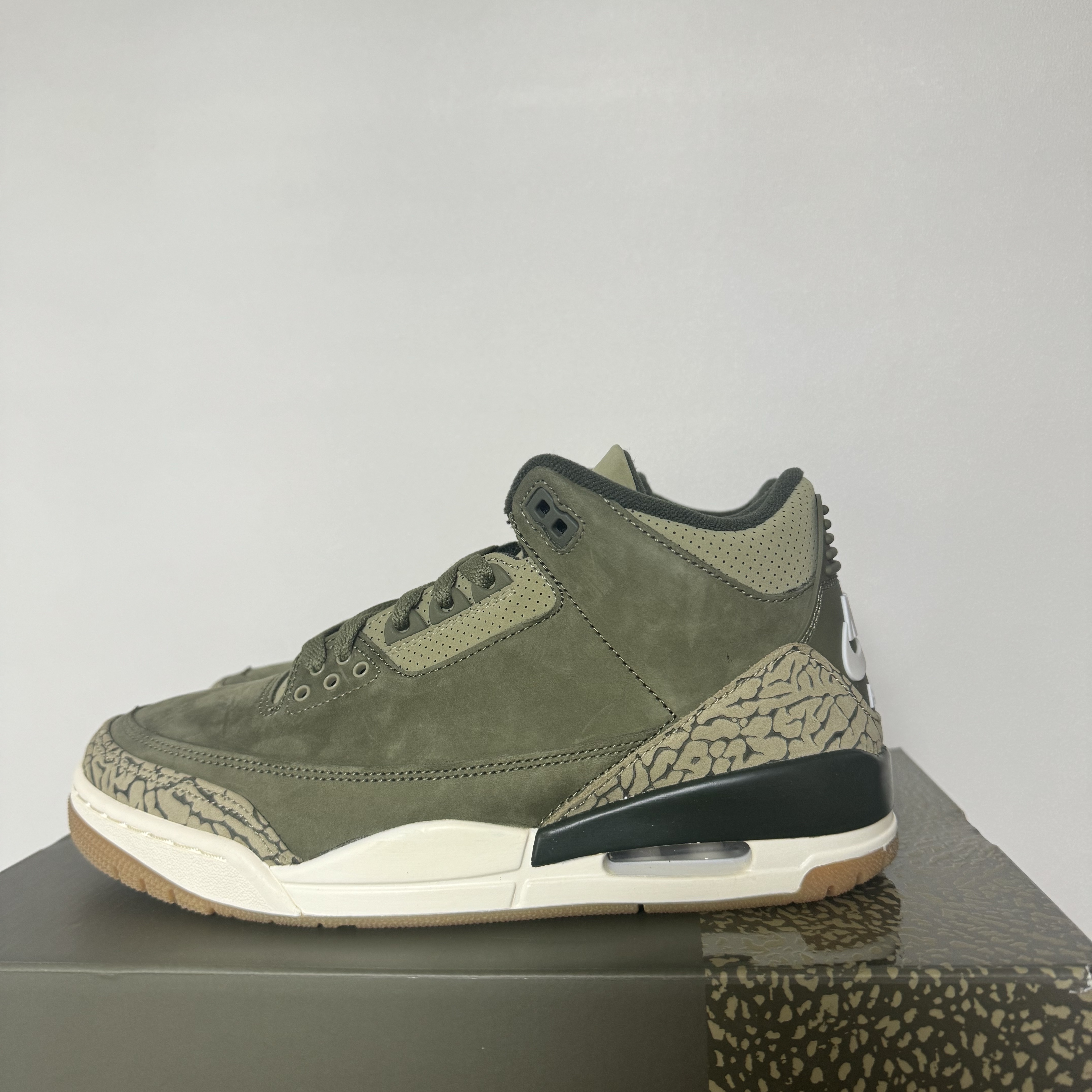 Jordan 3 Retro Medium Olive 착용 스타일