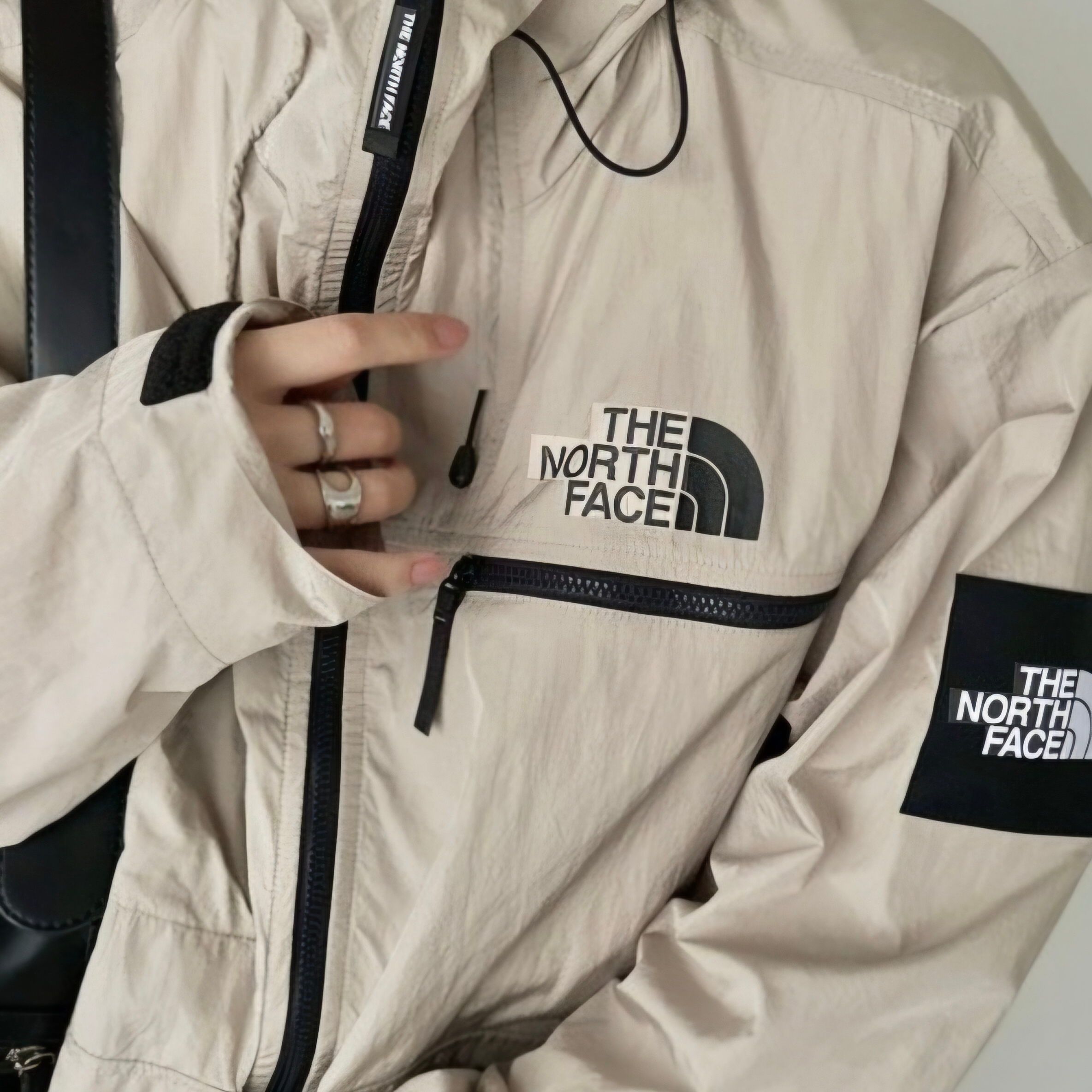 The North Face White Label Sheldon Cargo Jacket Cream Beige, The North Face White Label Sheldon Cargo Jacket Dark Gray 착용 스타일