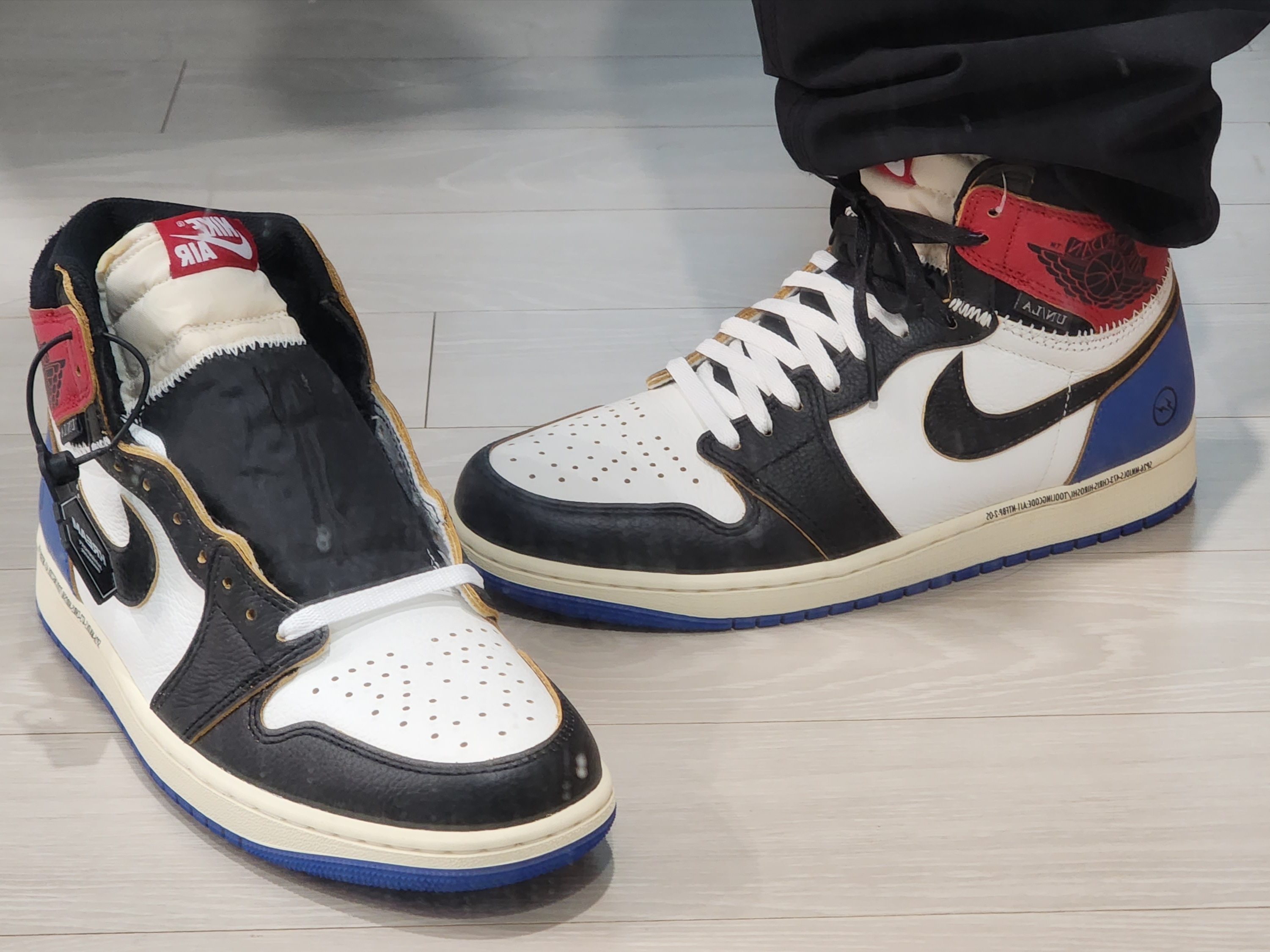 Jordan 1 x Fragment x Union LA Black and Varsity Red, Jordan 1 x Union Retro High Blue Toe 착용 스타일 - 2