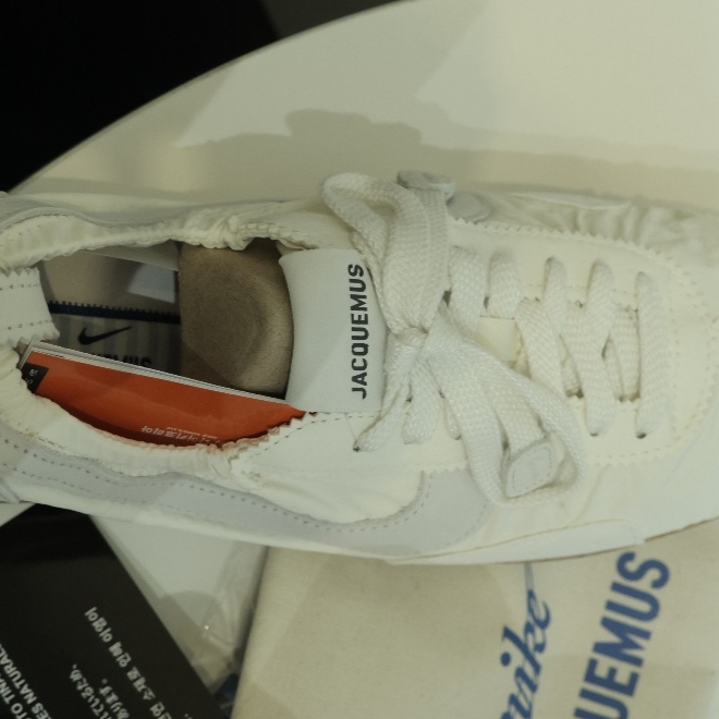 Nike x Jacquemus Moon Shoe SP Soft Pearl Sail 착용 스타일 - 5