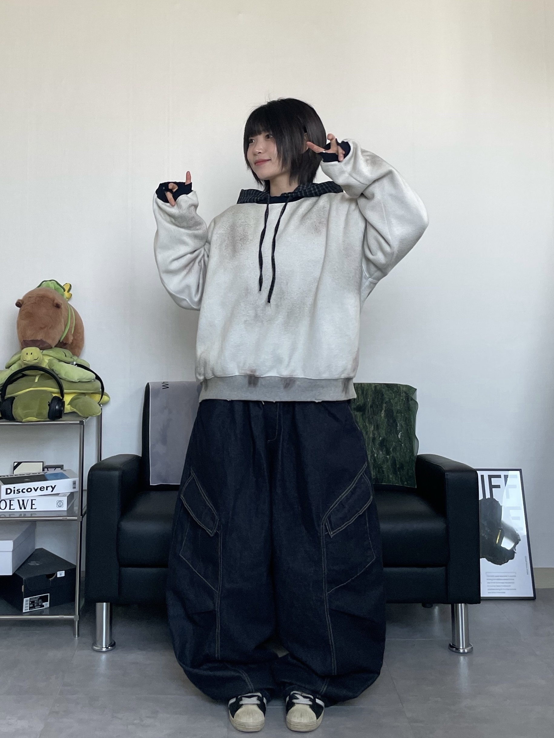 Adidas Superstar Premium Black White 착용 스타일 - 5