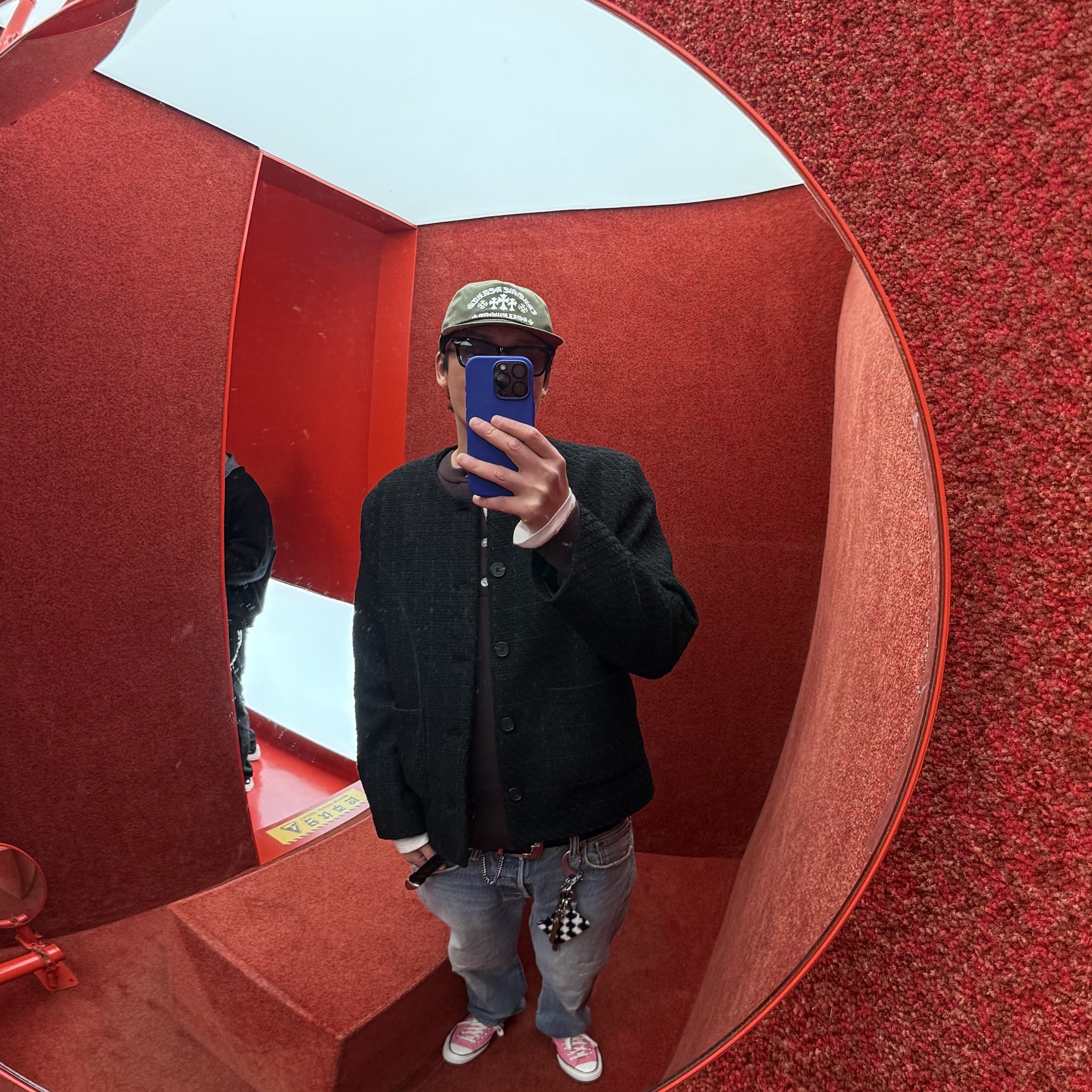 Converse Chuck 70 Ox Seasonal Color Pink, Chrome Hearts Gas Station Cemetery Trucker Hat Olive 착용 스타일 - 2