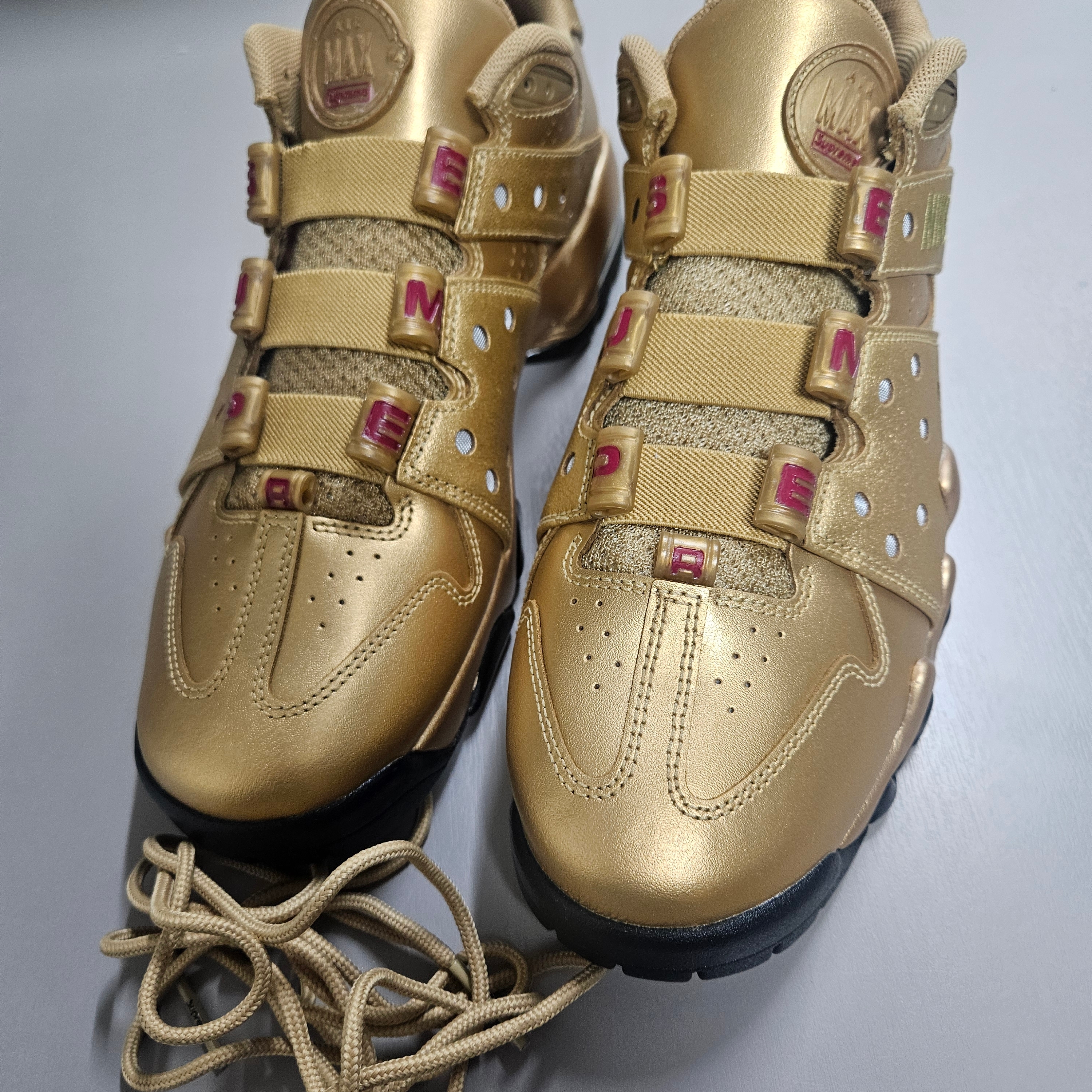 Nike x Supreme SB Air Max 2 CB 94 Low Metallic Gold Varisty Red Metallic Gold Black 착용 스타일 - 4