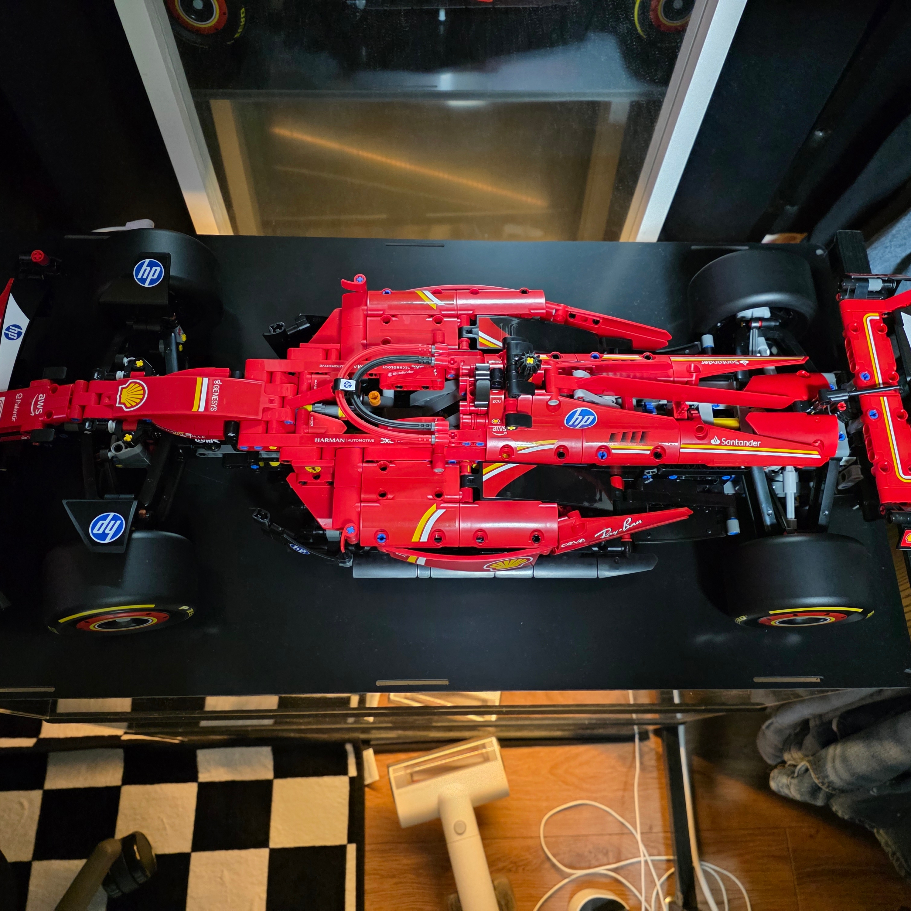 Lego Ferrari SF-24 F1 Car, Lego Mercedes-AMG F1 W14 E Performance 착용 스타일 - 1