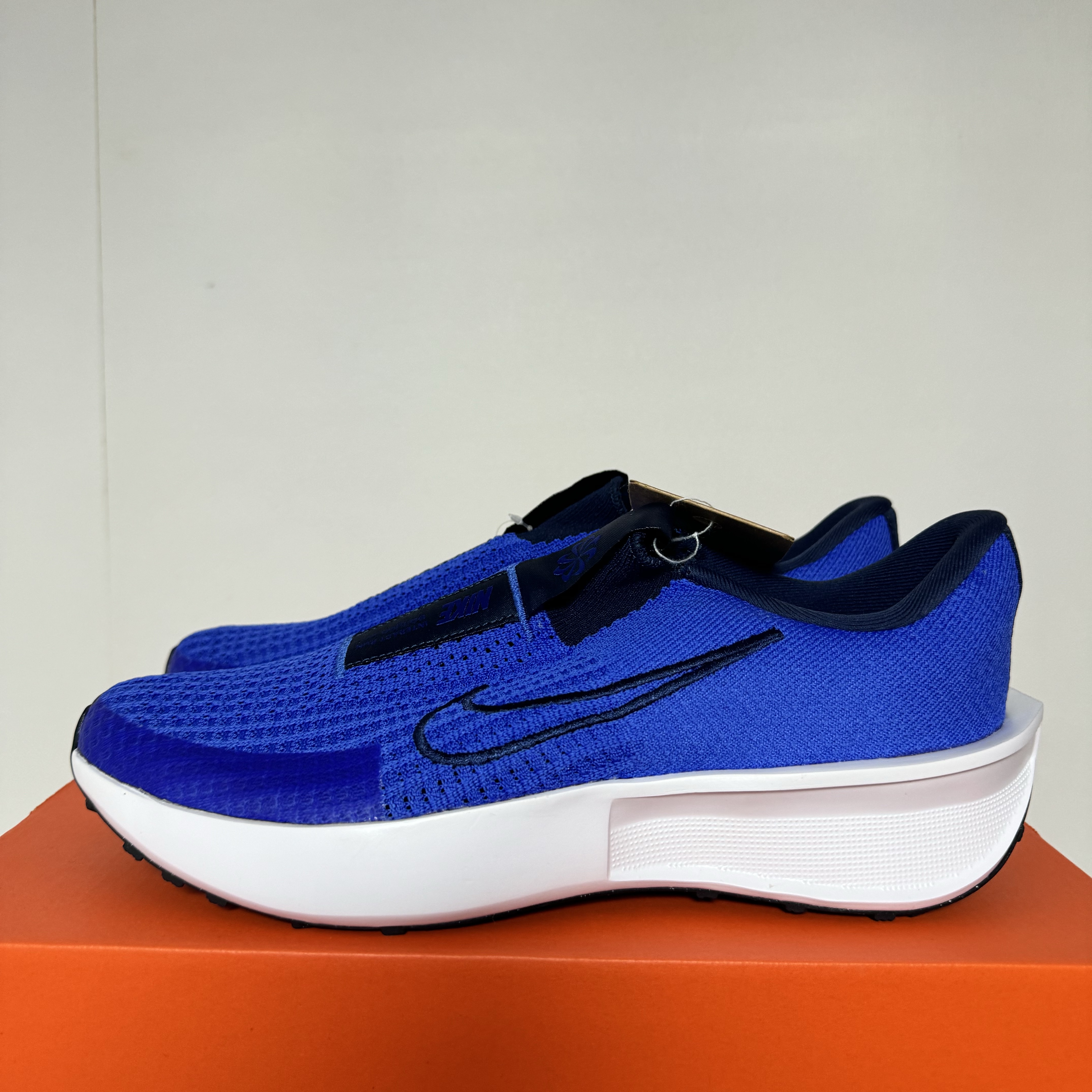Nike Interact Run Easyon Game Royal White 착용 스타일