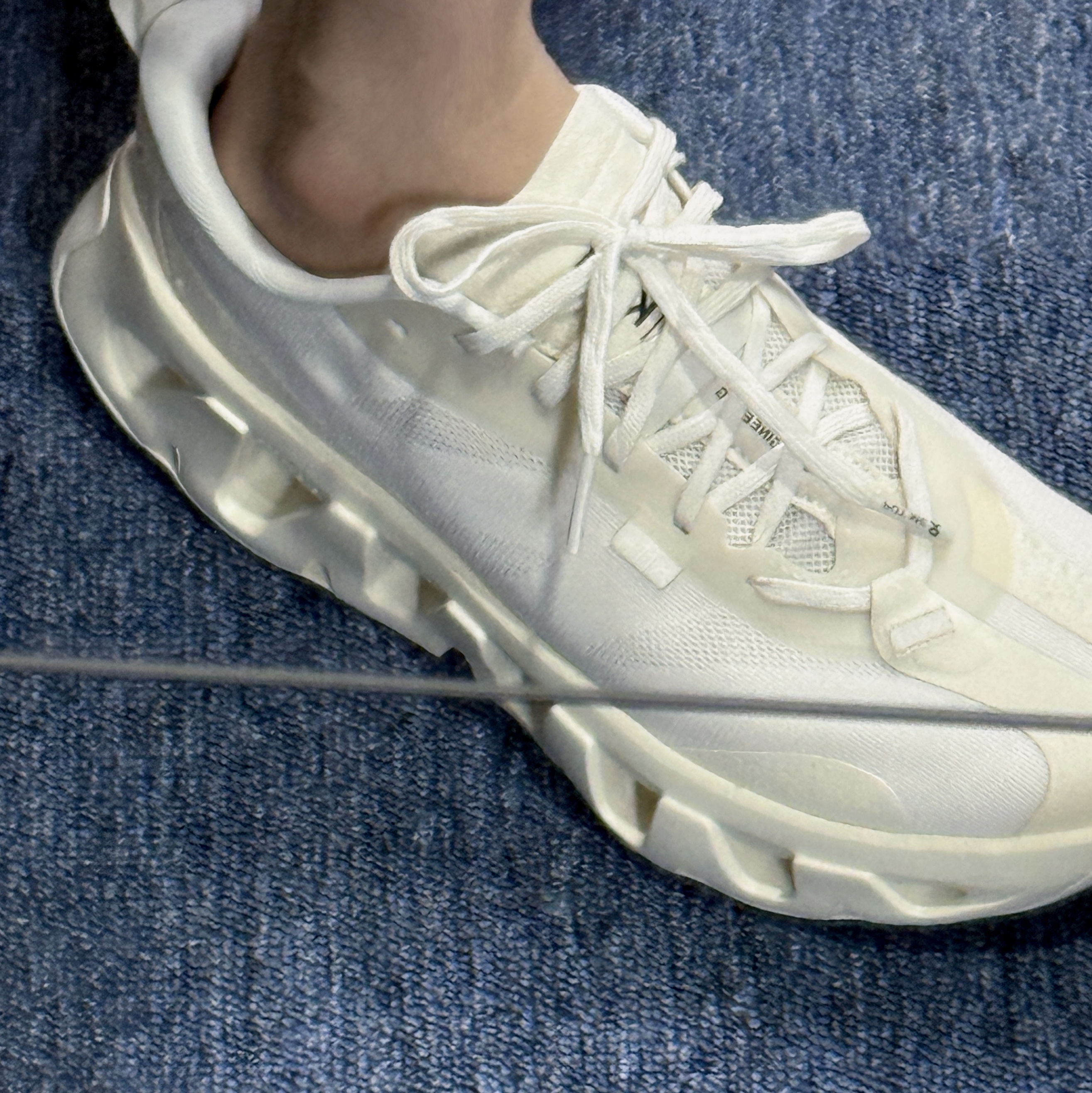 (W) On Running x Kith K-Tech 1 Tofu 착용 스타일 - 2