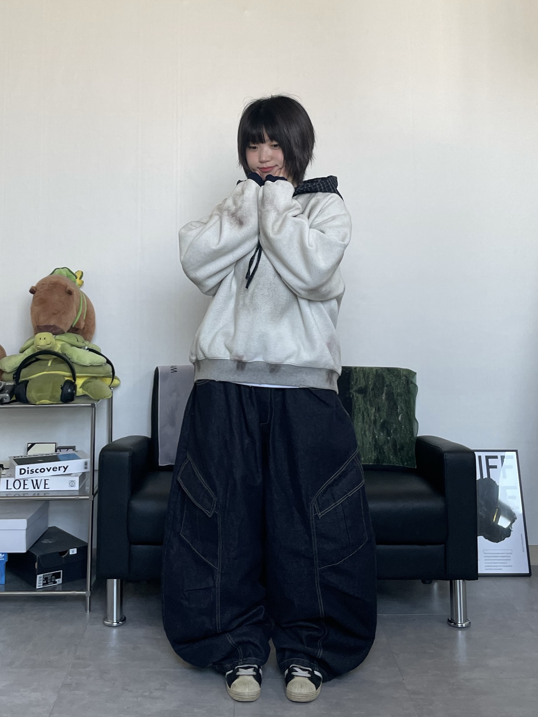 Adidas Superstar Premium Black White 착용 스타일 - 4