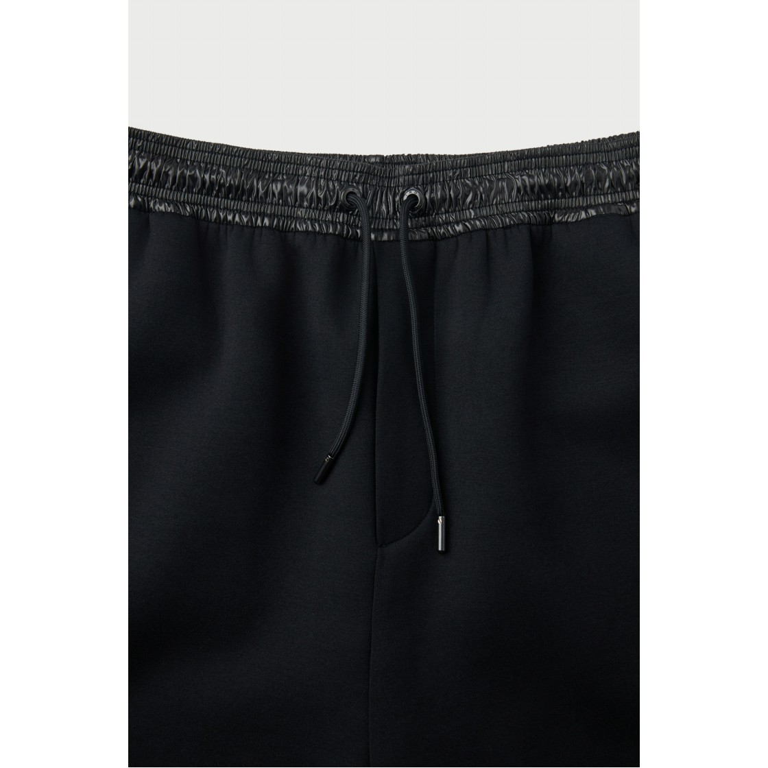 이로 비브리오 밴딩 배색 롱 버뮤다 쇼츠 블랙(IRO Vibrio Banding Color-Block Long Bermuda Shorts Black) - 4