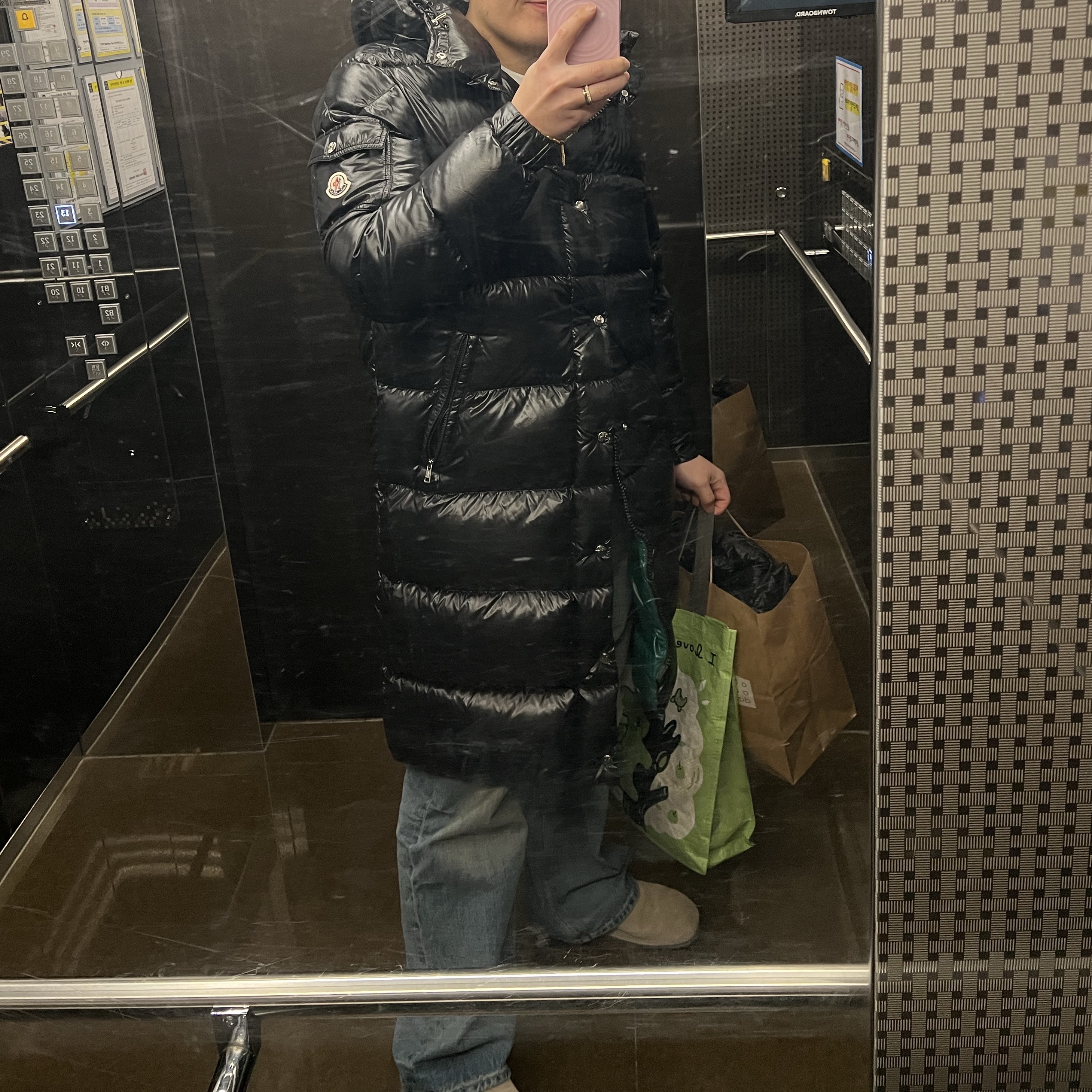 Moncler Hanoverian Hooded Square Quilted Long Down Jacket Black - 25FW 착용 스타일