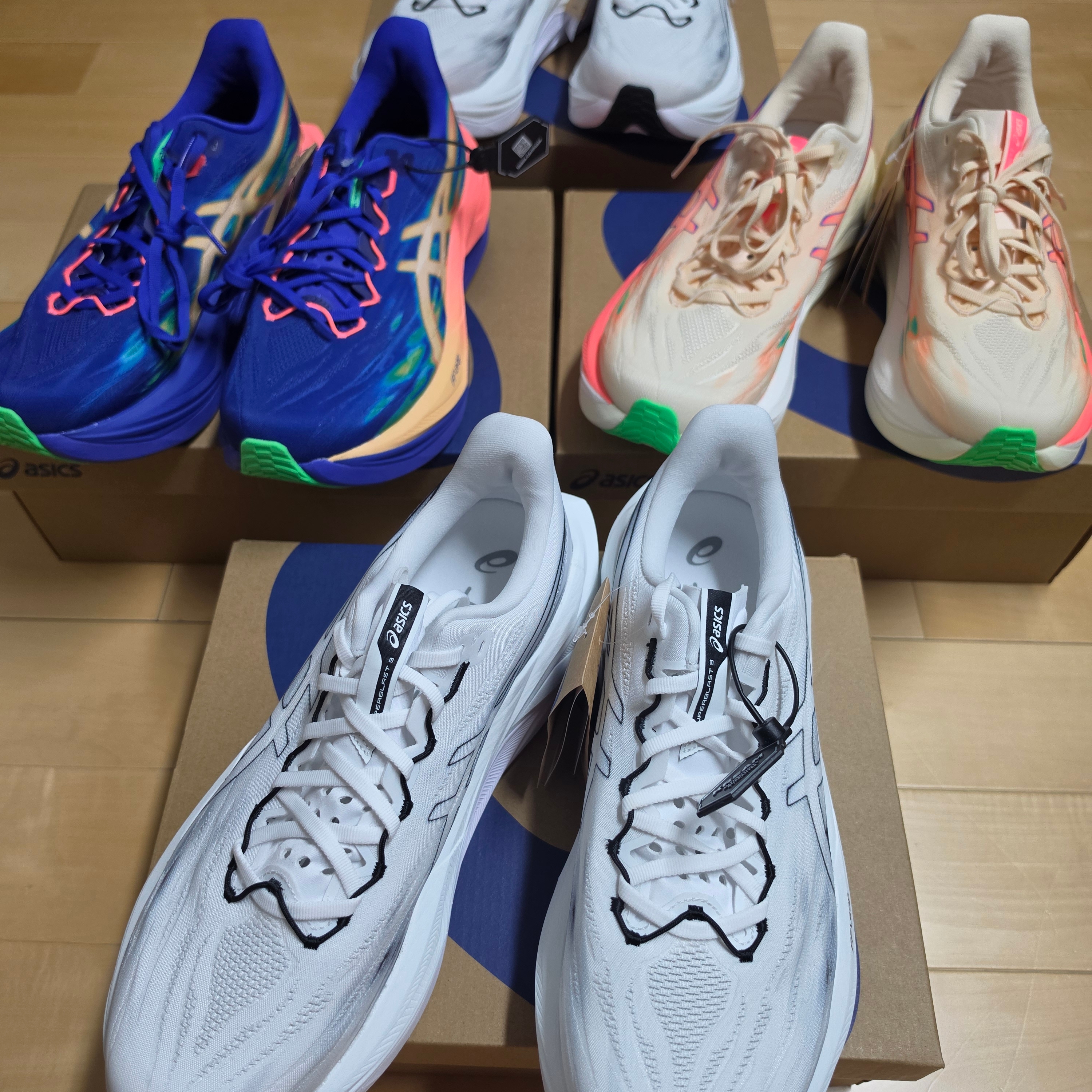 Asics Superblast 3 White Black 착용 스타일 - 1