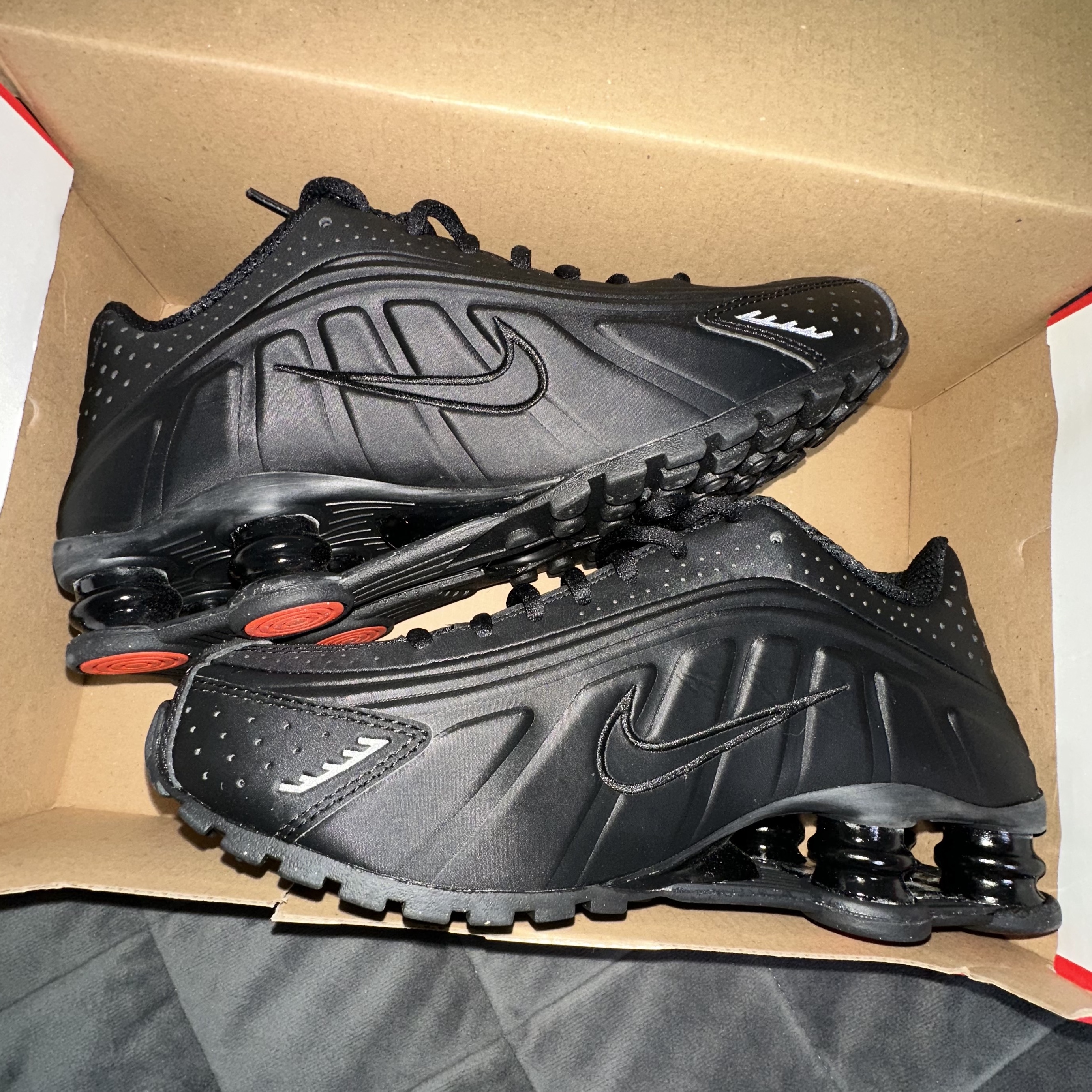 (W) Nike Shox R4 Black 착용 스타일