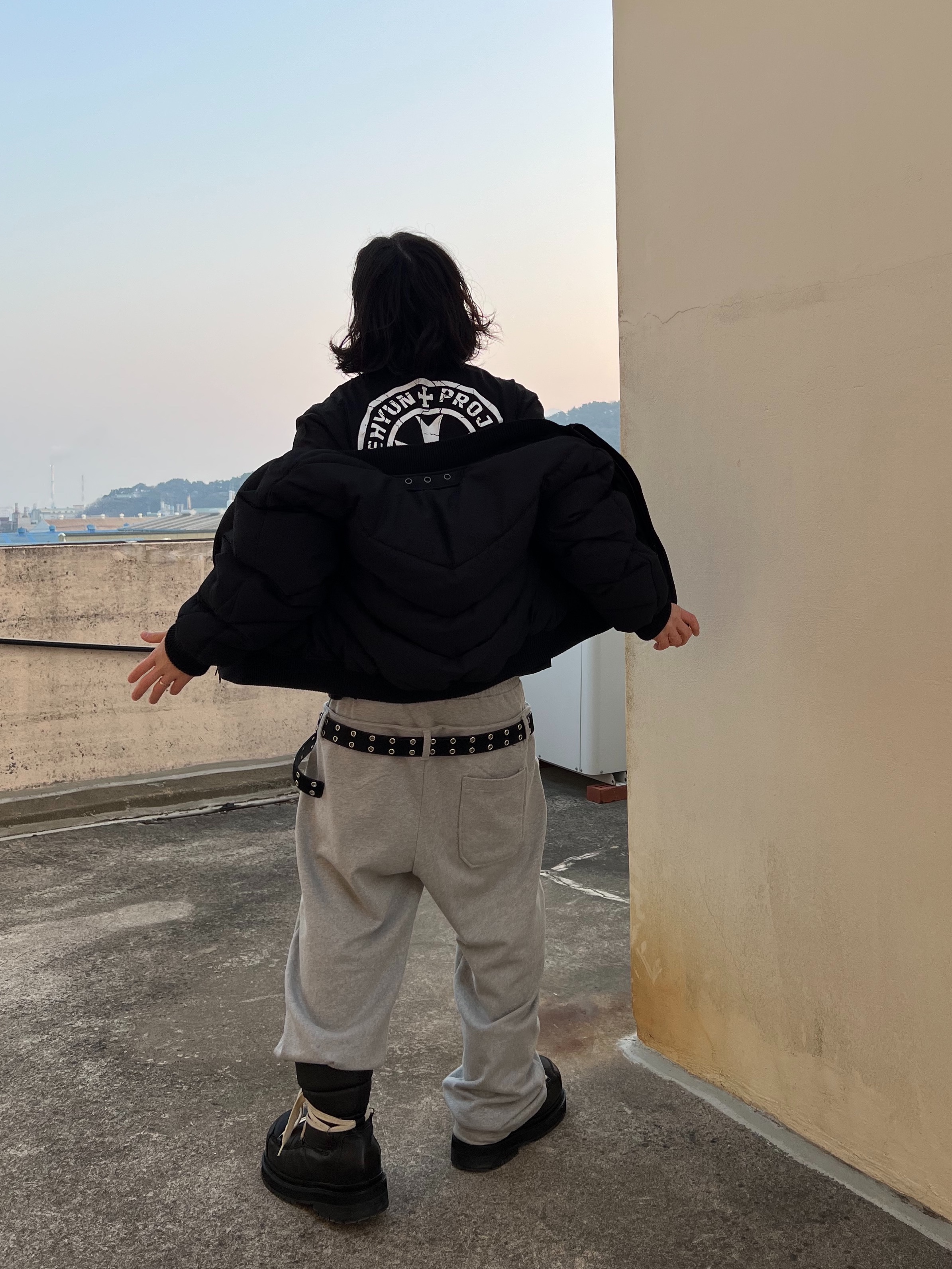 Kamien x MJD Double Hole Belt Black Shearling Calfskin 착용 스타일 - 7