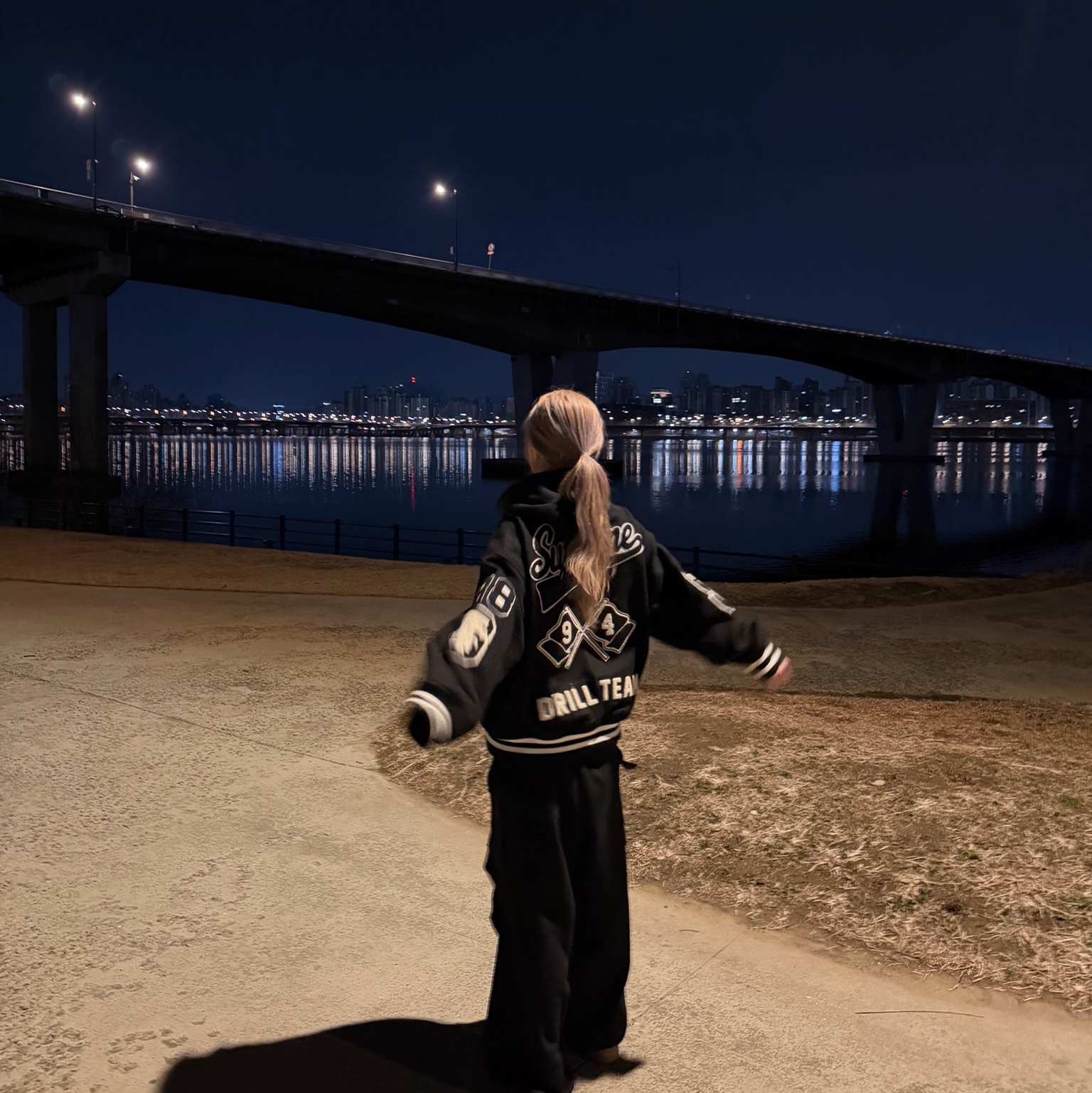 Supreme Drill Team Varsity Jacket Black - 25FW 착용 스타일 - 1