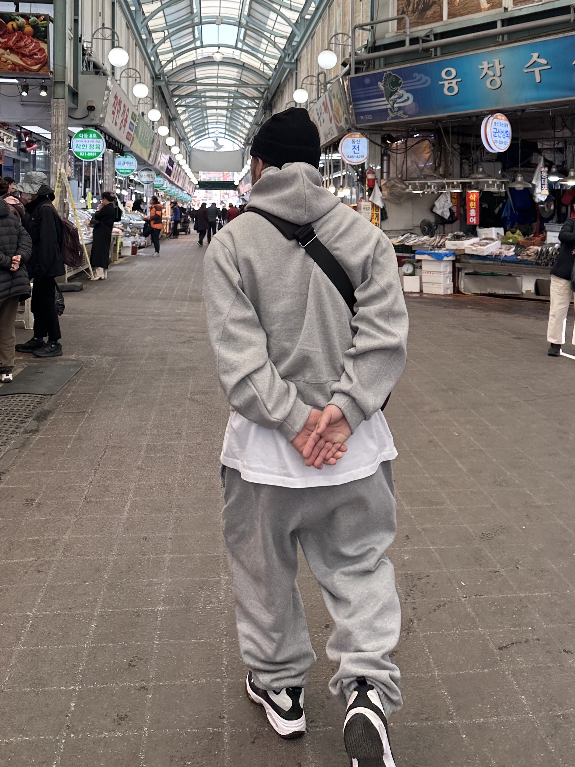 Nike x Comme des Garcons Homme Plus Air Max Sunder SP White Black, Nike NRG Solo Swoosh Fleece Pants Dark Grey Heather - US/EU 착용 스타일 - 1