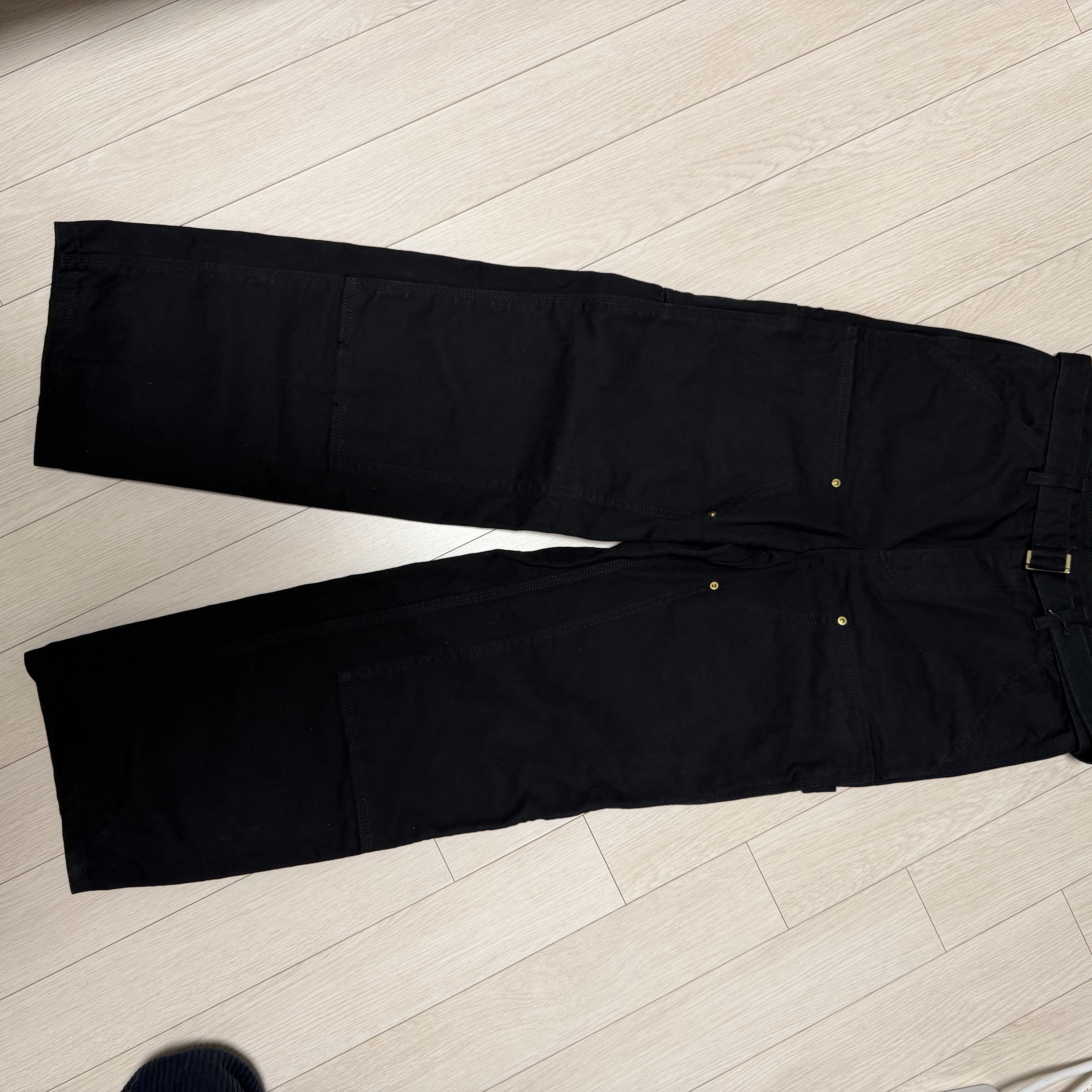 Sacai x Carhartt WIP Duck Pants Black 착용 스타일 - 1