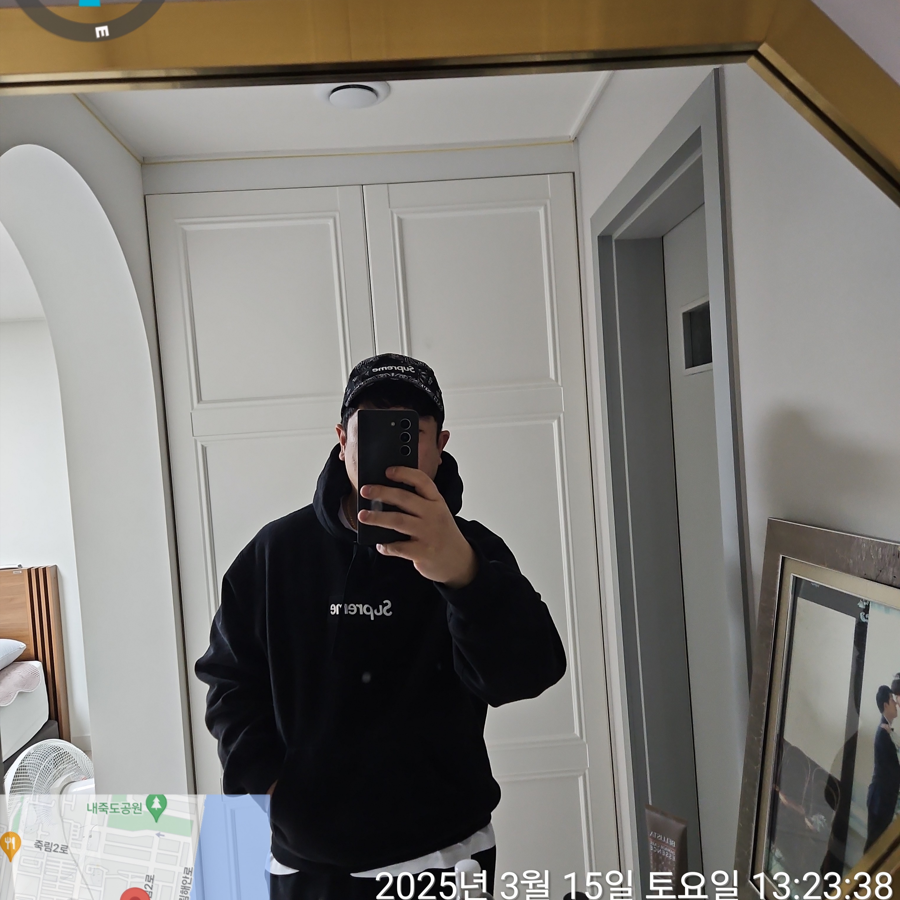 Supreme Bandana Camp Cap Black - 21SS, Supreme Box Logo Hooded Sweatshirt Black - 23FW 착용 스타일