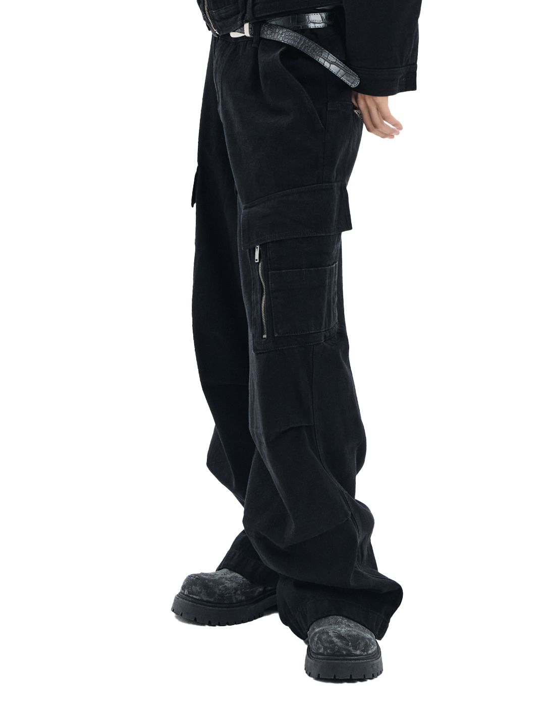 AX CONNECTION Tactical Cargo Washed Wide Denim Pants 착용 스타일 - 1
