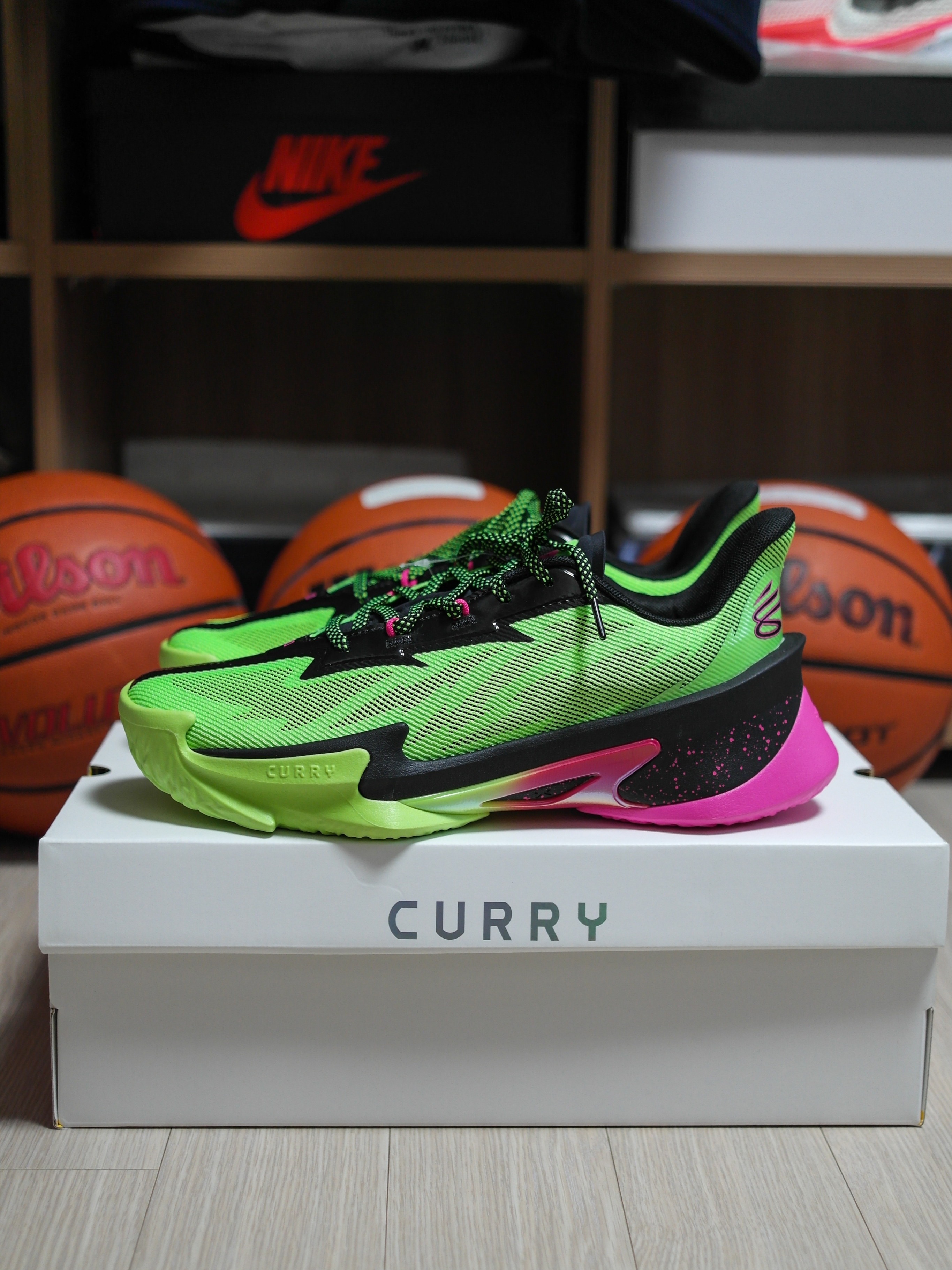 Under Armour Curry Series 7 Hyper Green Black 착용 스타일 - 6