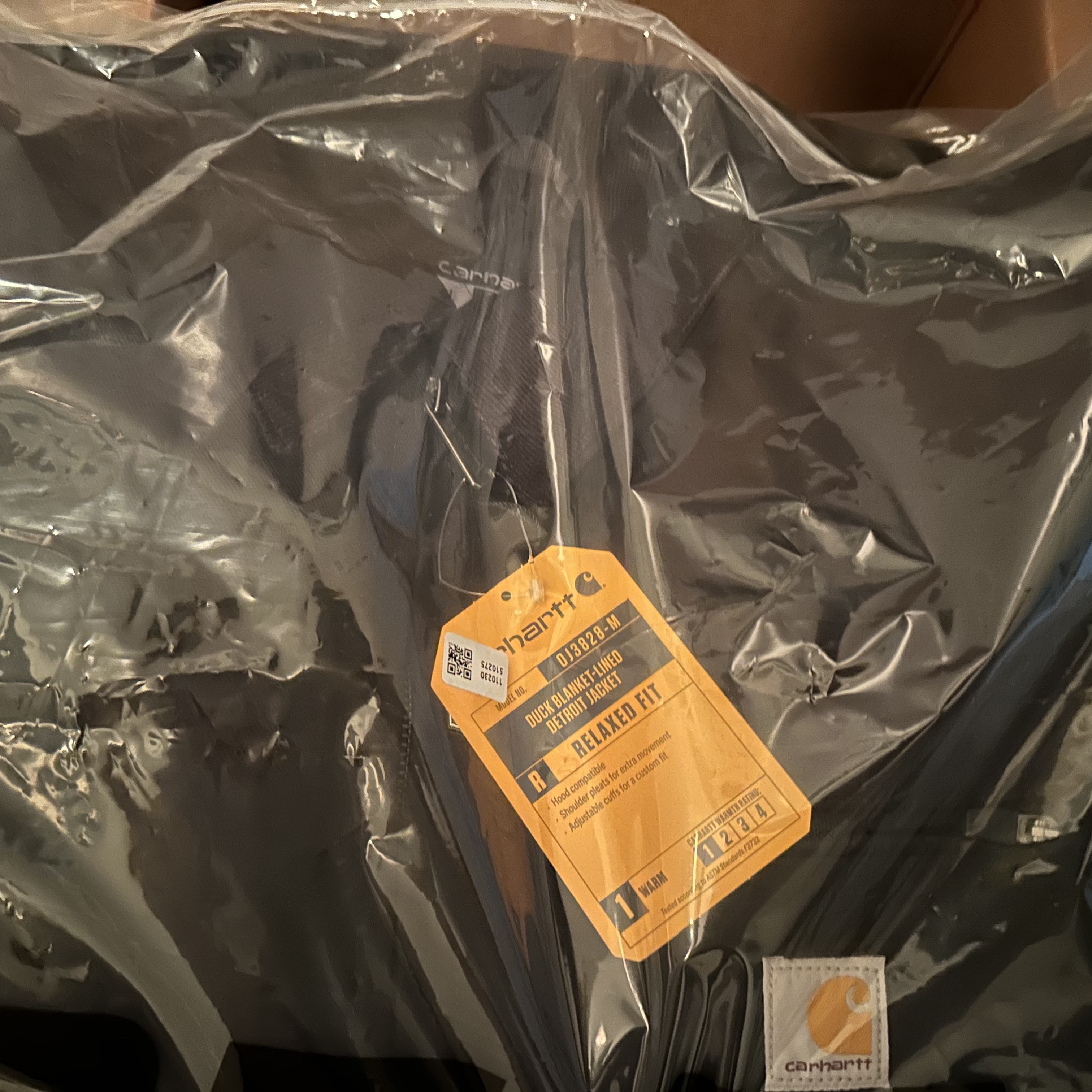 Carhartt Blanket Lined Relaxed Fit Regular Duck Detroit Jacket Black 착용 스타일