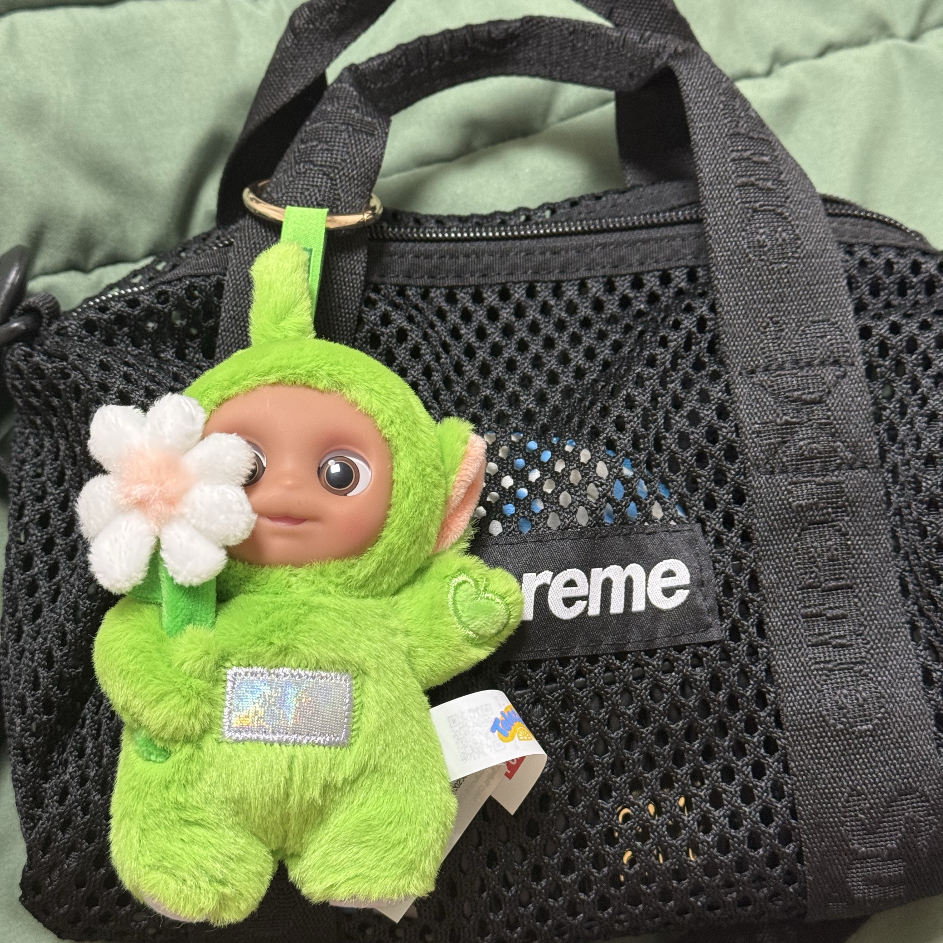 Supreme Mesh Mini Duffle Bag Black - 25SS 착용 스타일
