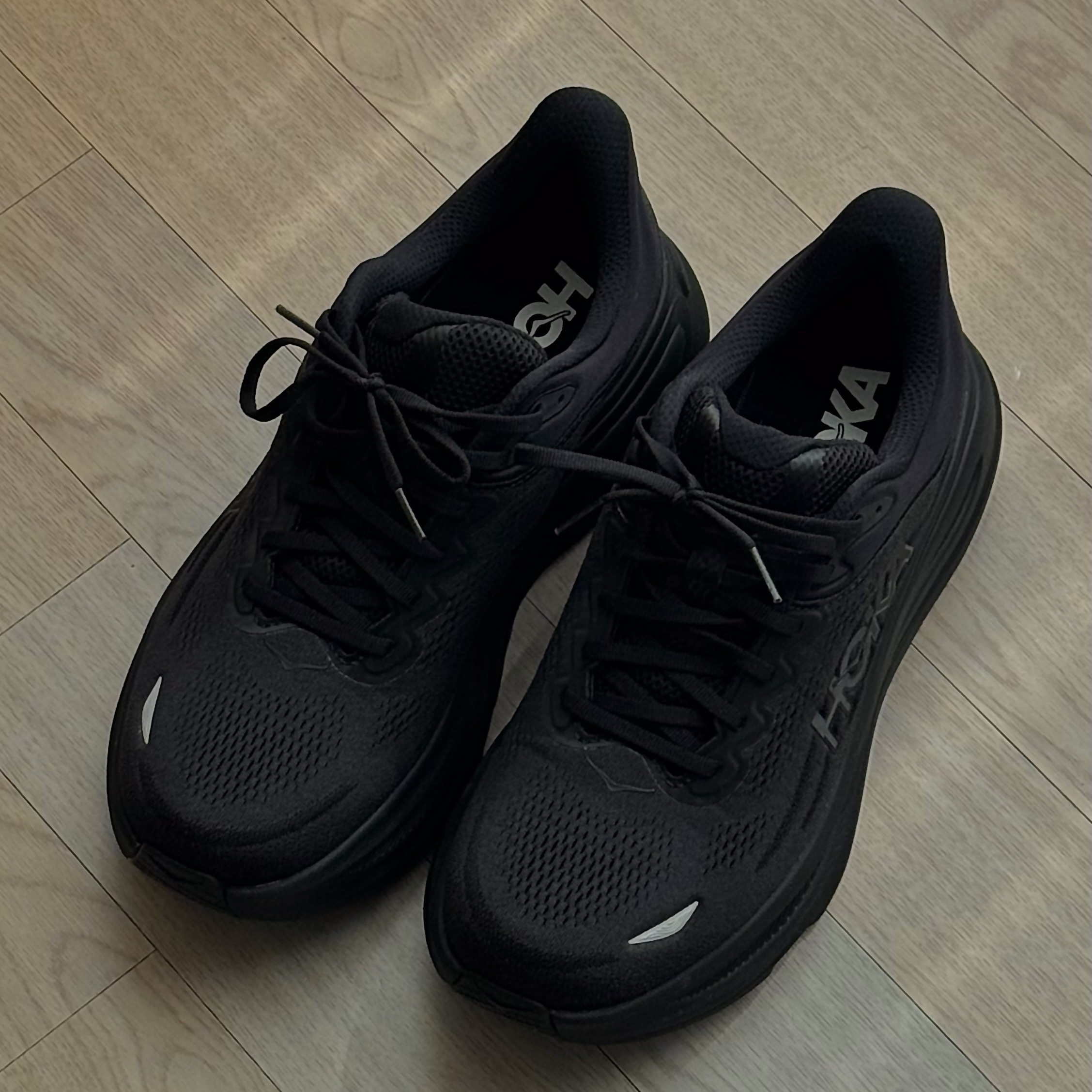 Hoka Bondi 9 Black - Wide 착용 스타일