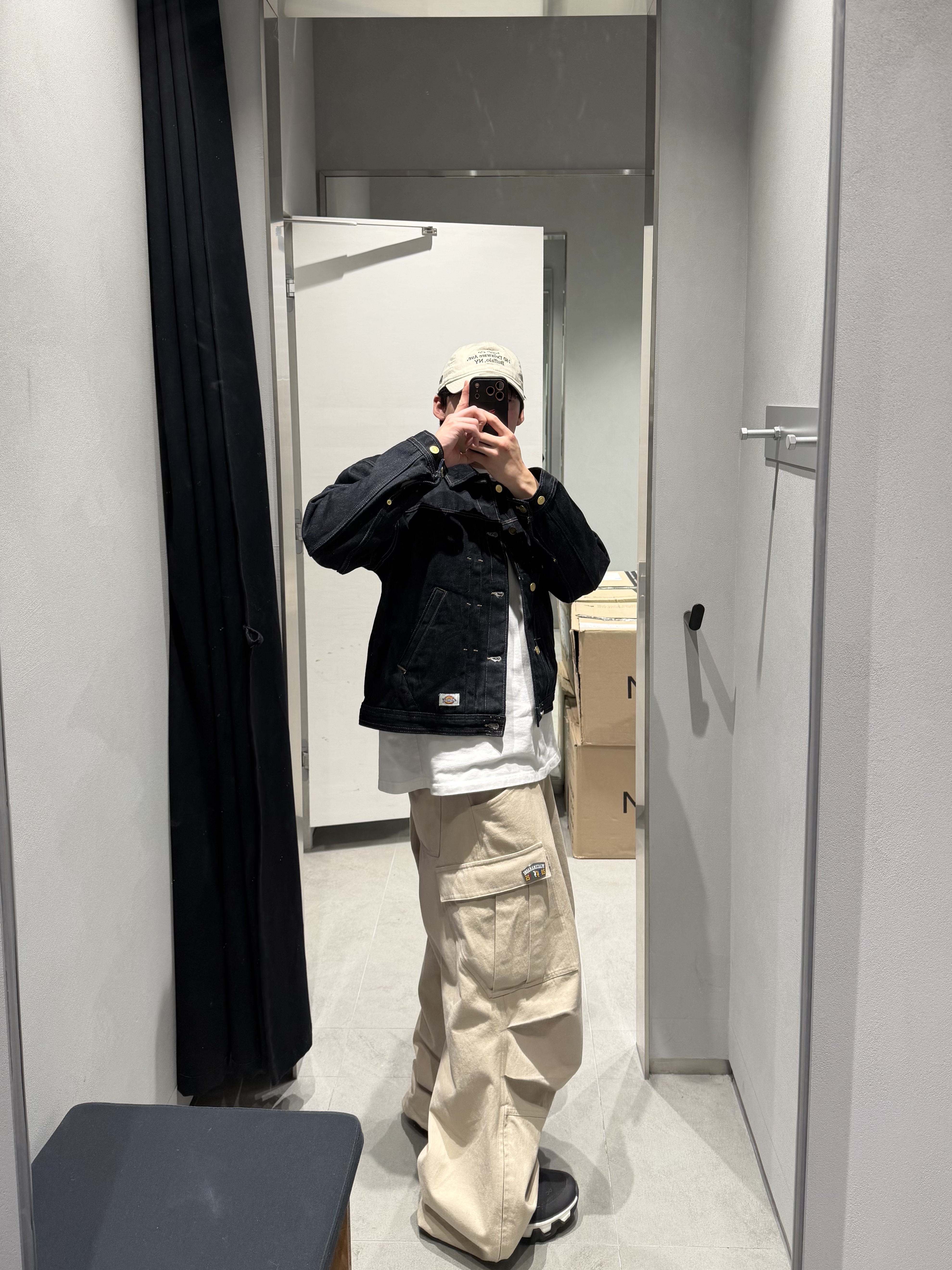 Nonnod Side Zip Cargo Pants Beige, On Running x Post Archive Faction (Paf) Cloudmonster Hyper Black 착용 스타일