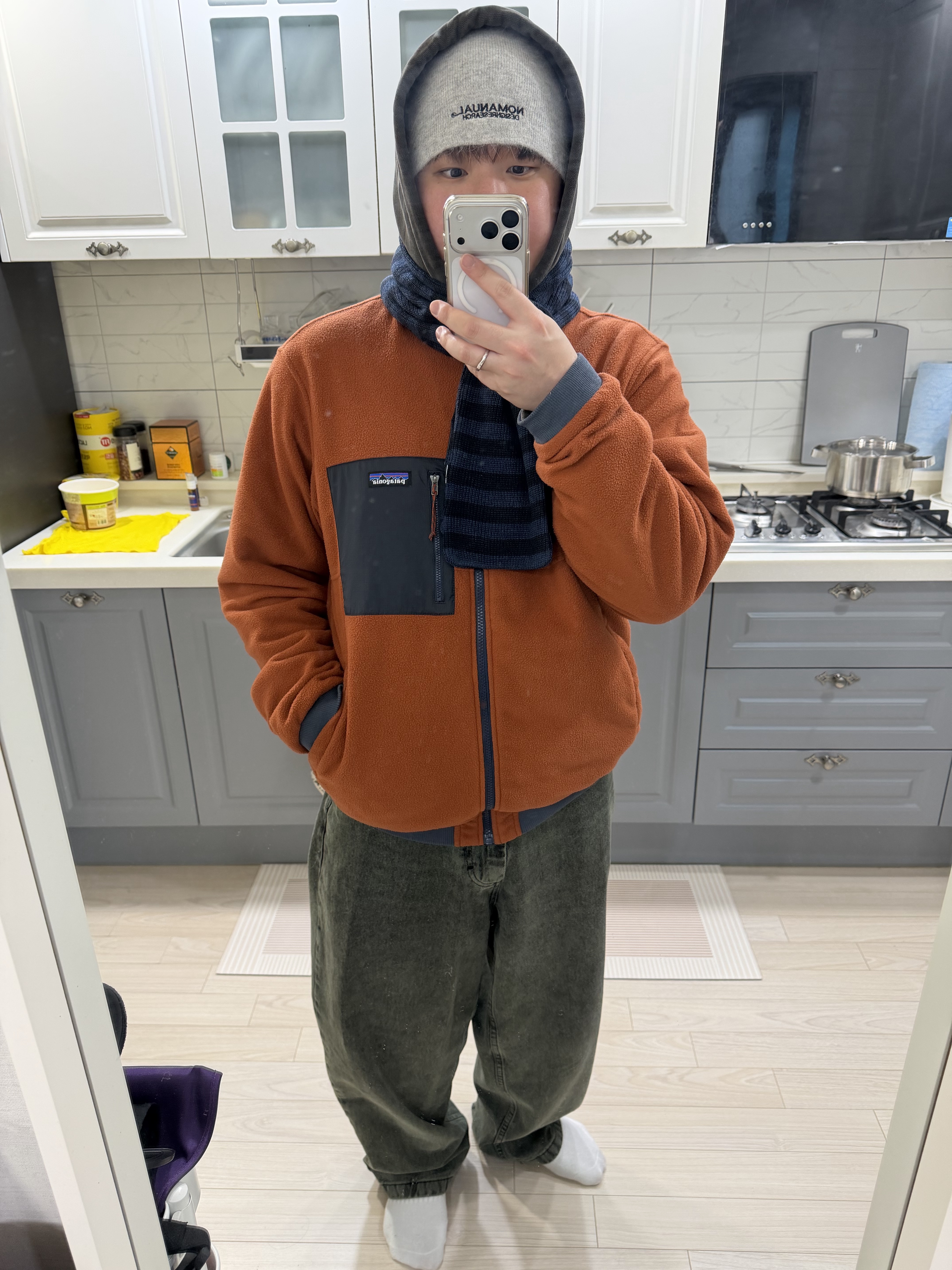 Palace Demon Hood Black - 23FW, NOMANUAL NM Hairy Beanie Light Gray 착용 스타일